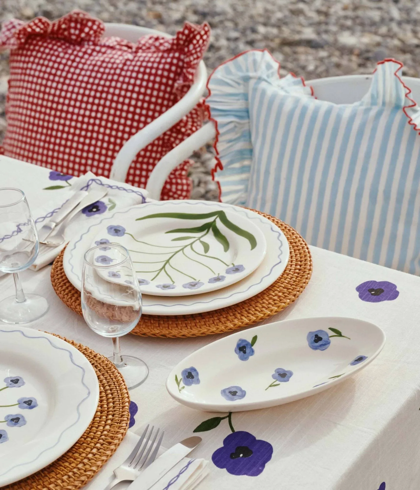 Madelen Möllard Pansy Servierplatte, Blau, Klein, 22,5 cm Pick a Poppy