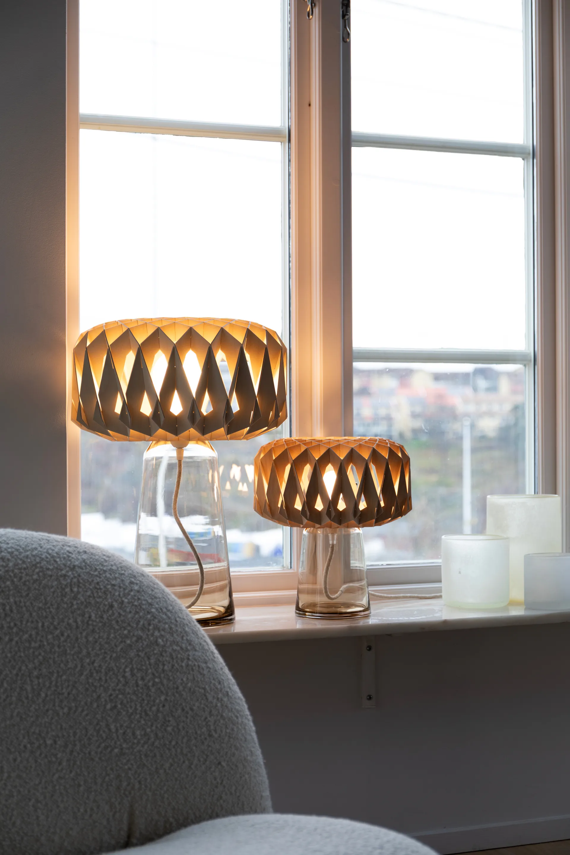 Signature 25 Tischleuchte, Amber-Birke, Ø28x34 cm Pilke