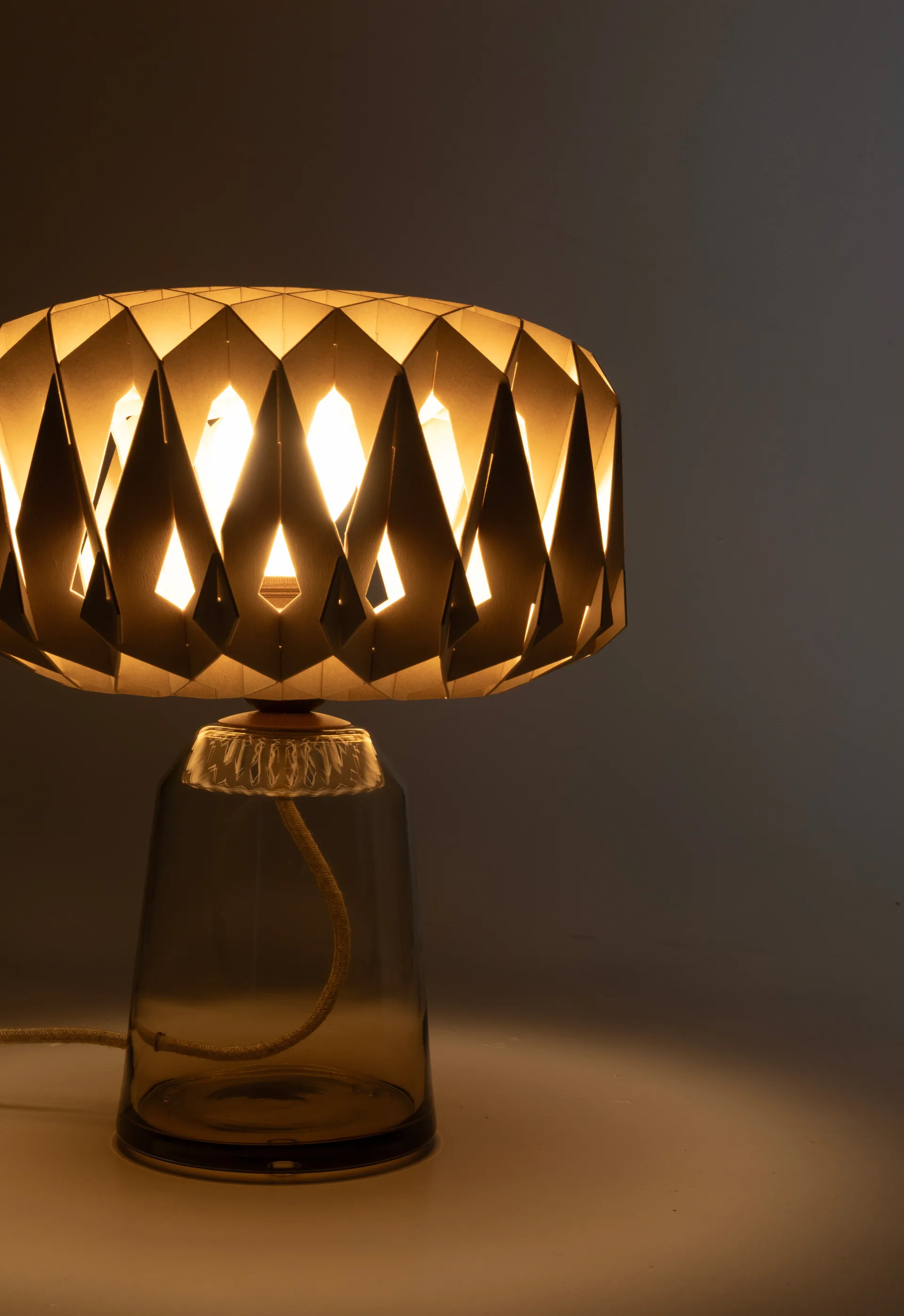 Signature 25 Tischleuchte, Amber-Birke, Ø28x34 cm Pilke