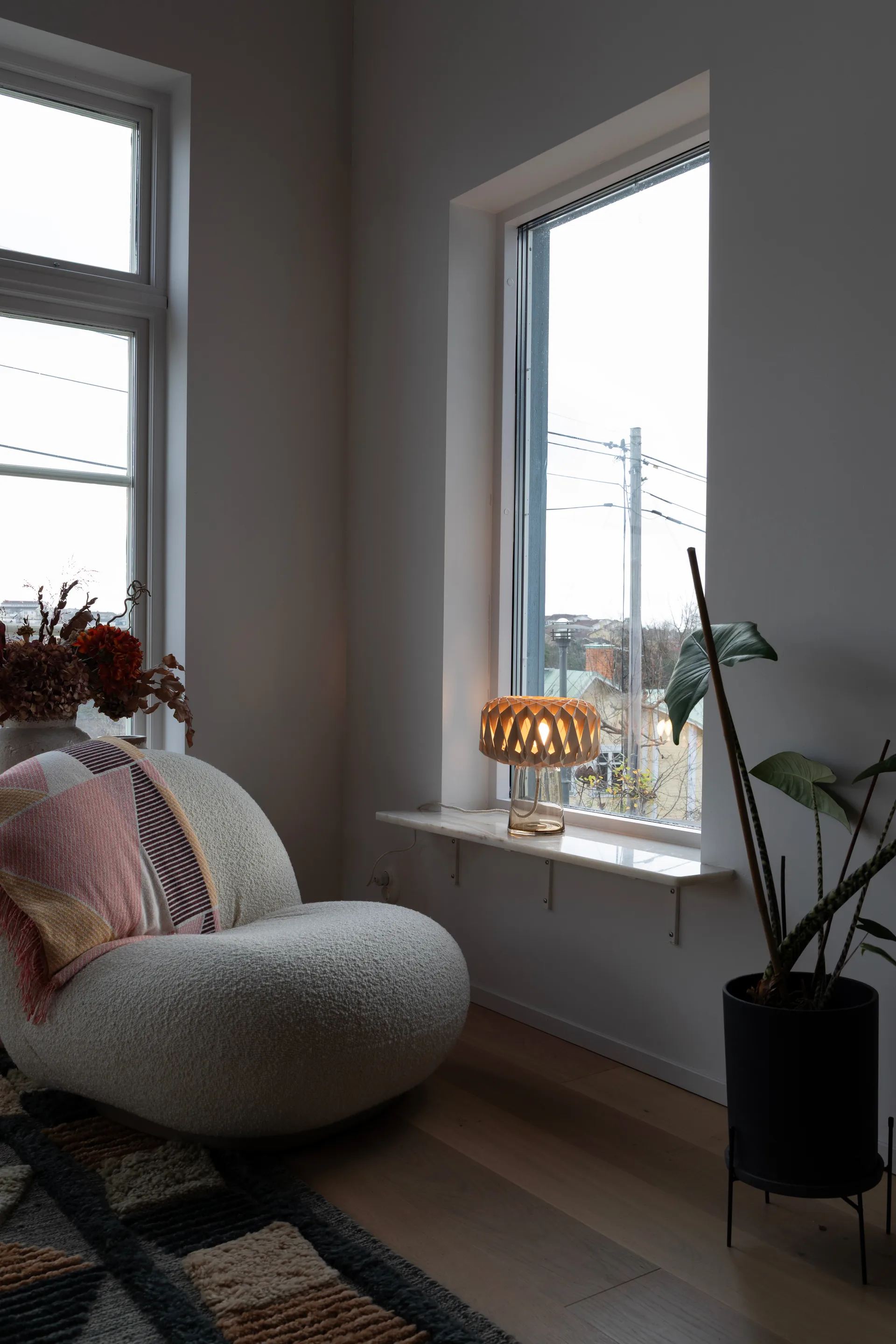 Signature 25 Tischleuchte, Amber-Birke, Ø28x34 cm Pilke