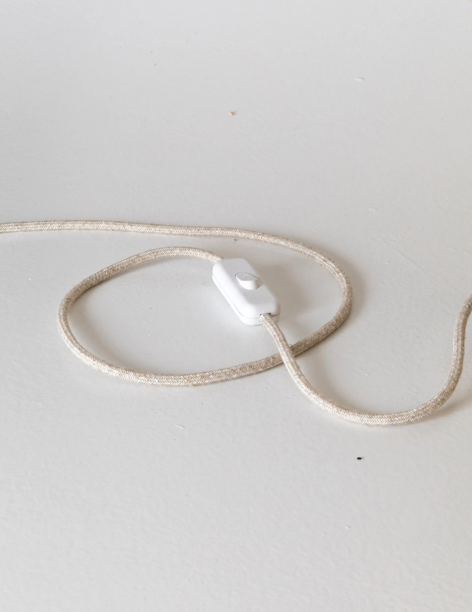 Signature 35 Tischleuchte, Amber-Birke, Ø36,5×53 cm Pilke