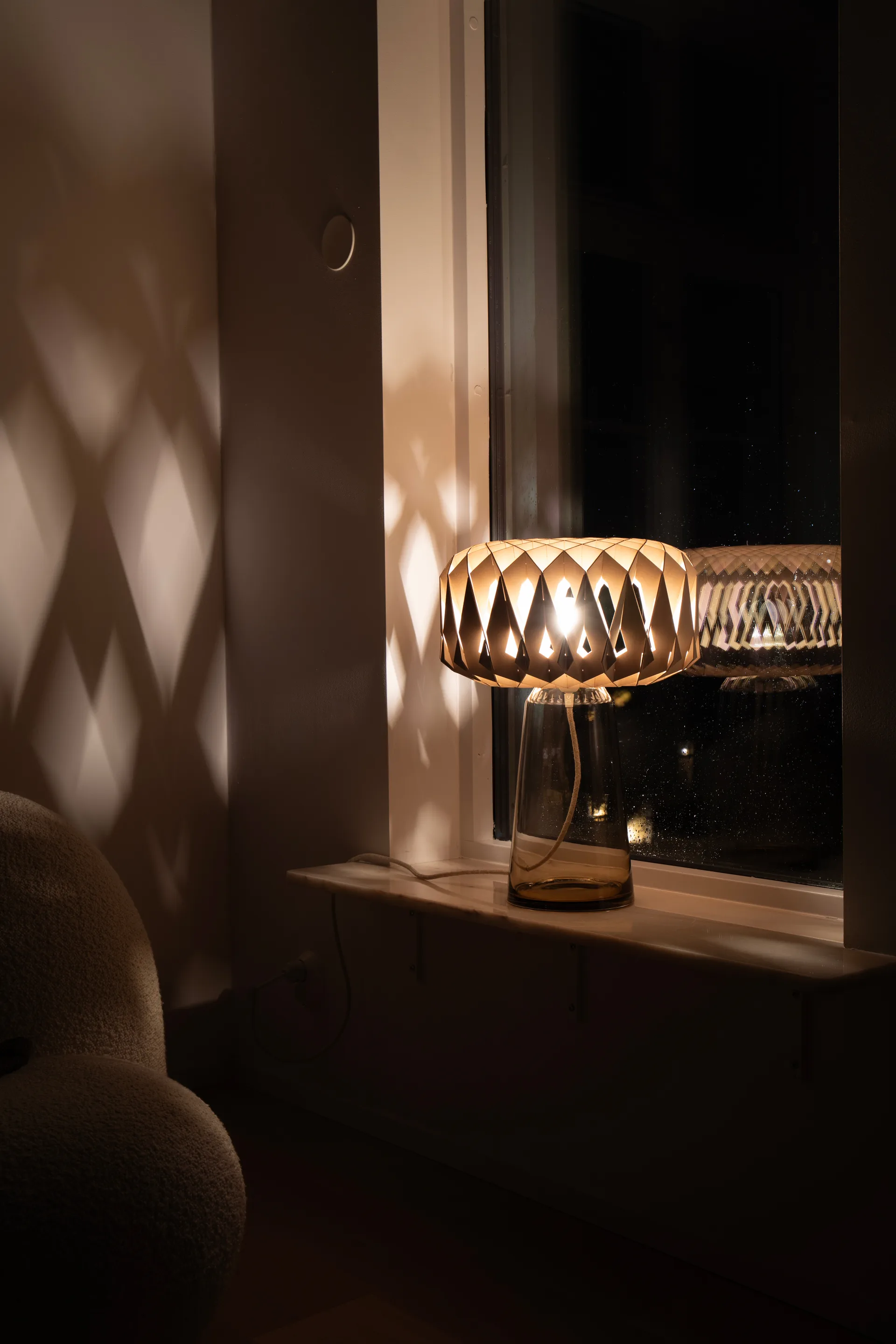 Signature 35 Tischleuchte, Amber-Birke, Ø36,5×53 cm Pilke