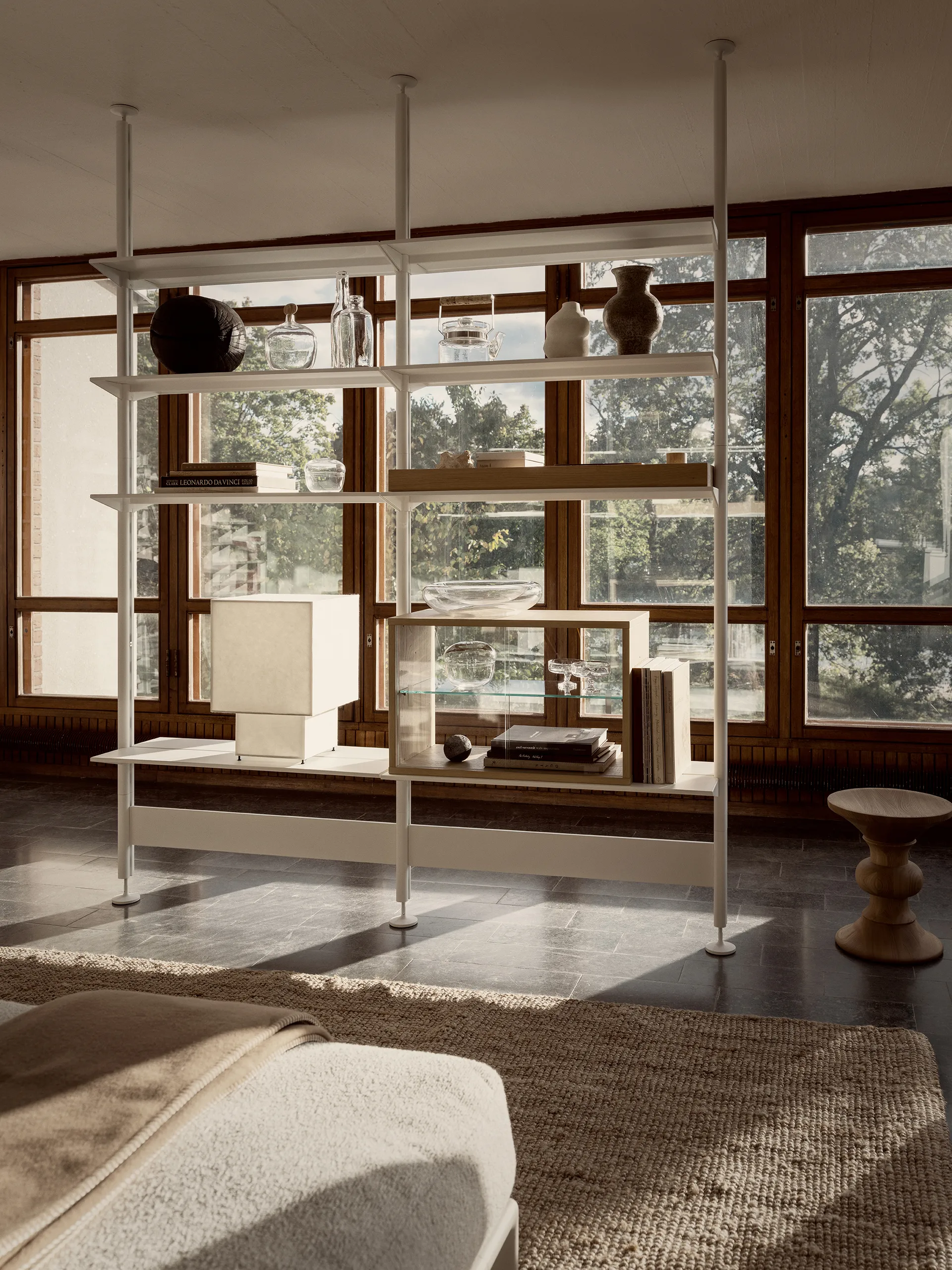 Pira Vitrinenschrank, Gebleichte Eiche-Klarglas, 90x31 cm, 4 Türen Pira