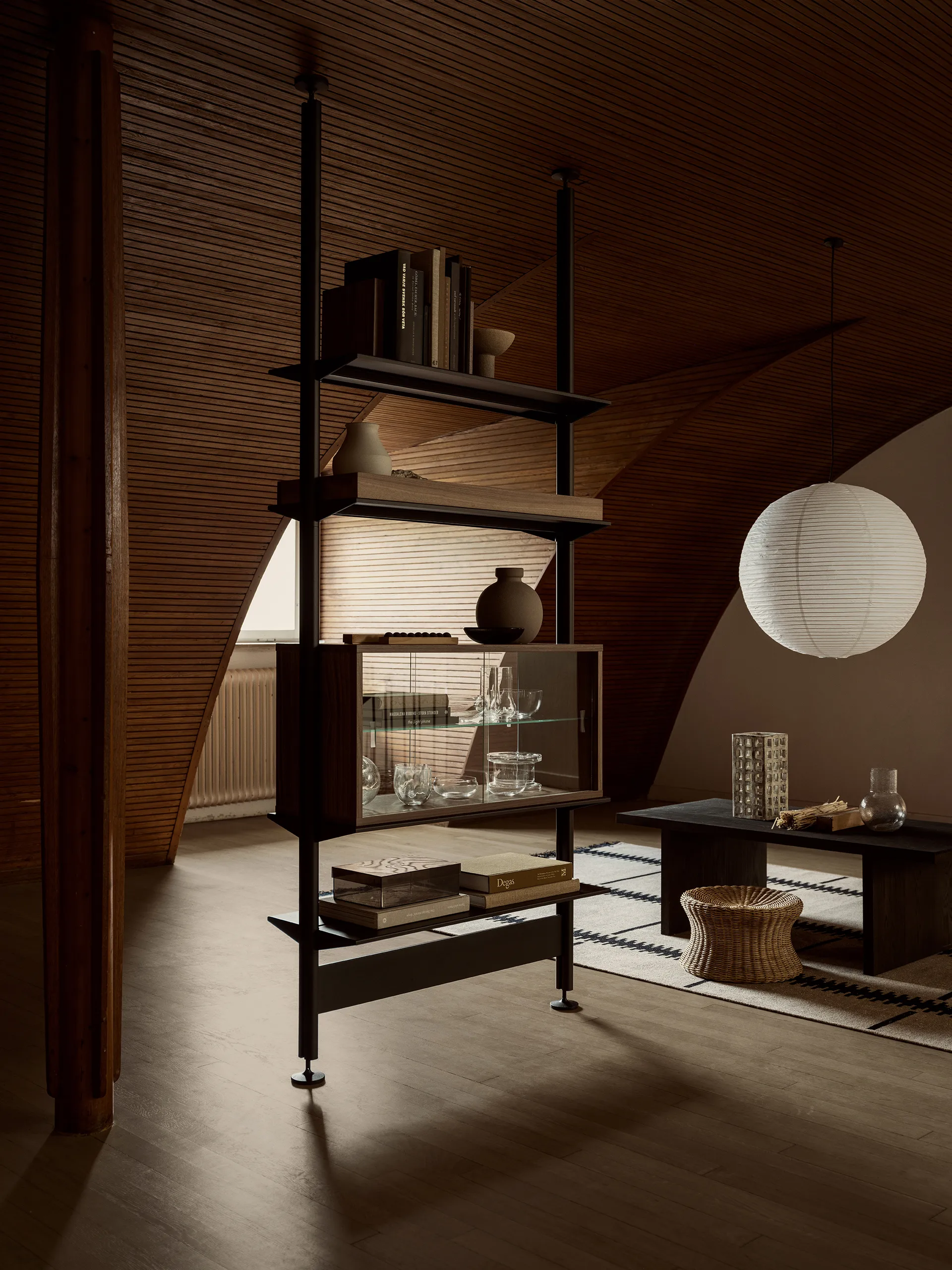 Pira Vitrinenschrank, Walnuss-Klarglas, 90x31 cm, 4-türig Pira