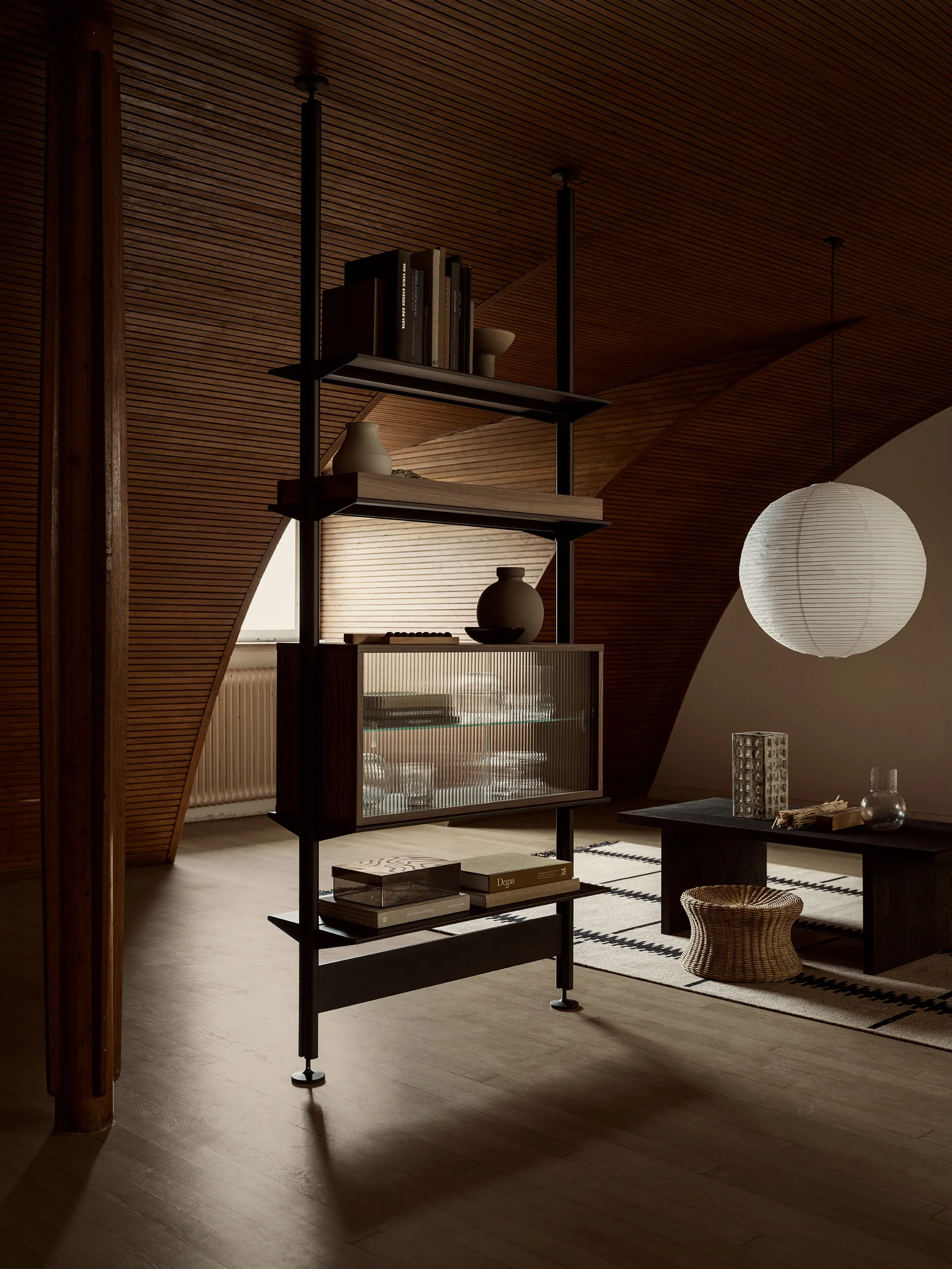 Pira Vitrinenschrank, Walnuss–Riffelglas, 70x31 cm, 4‑türig Pira