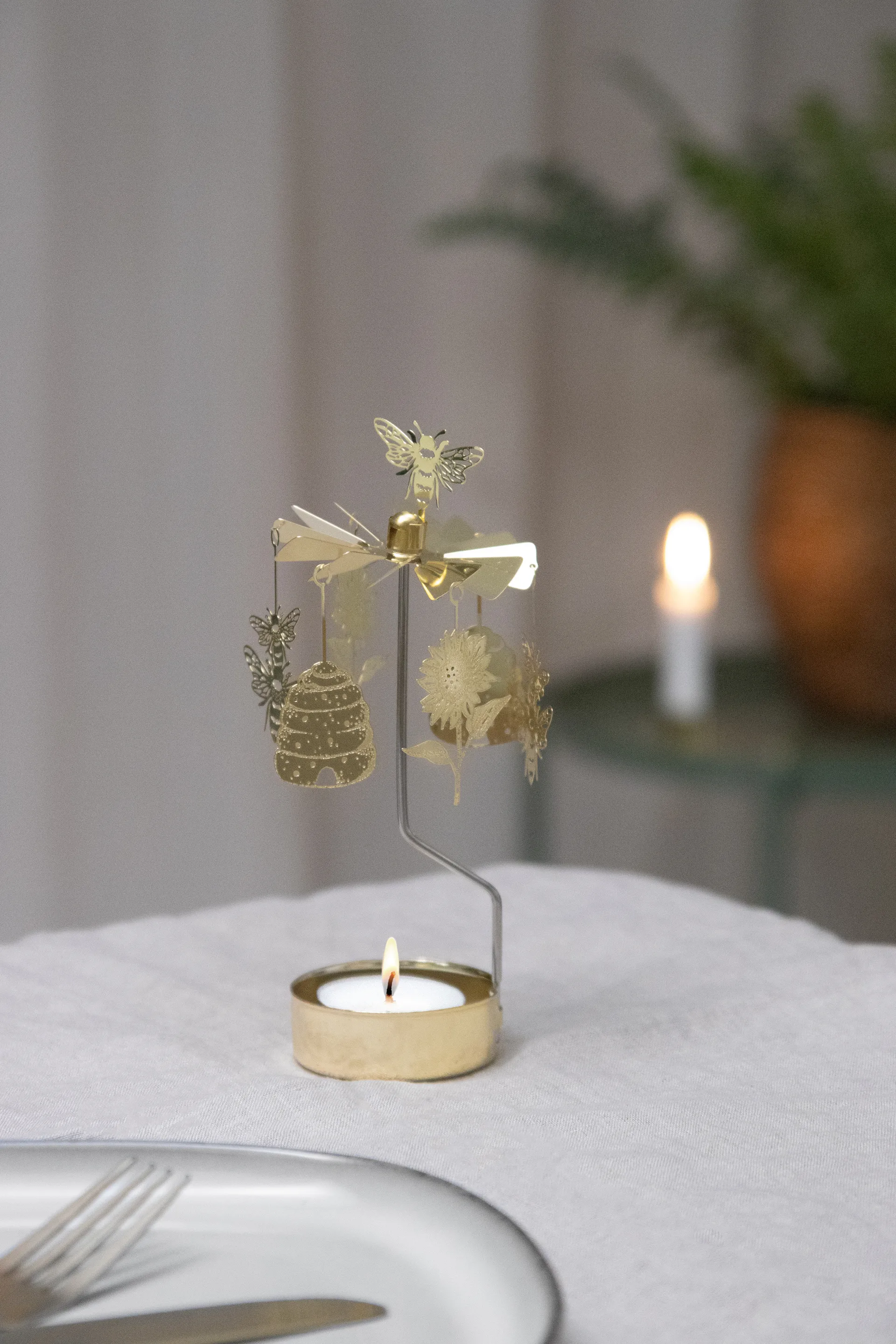 Bee Mine Engelsspiel, Gold Pluto Design