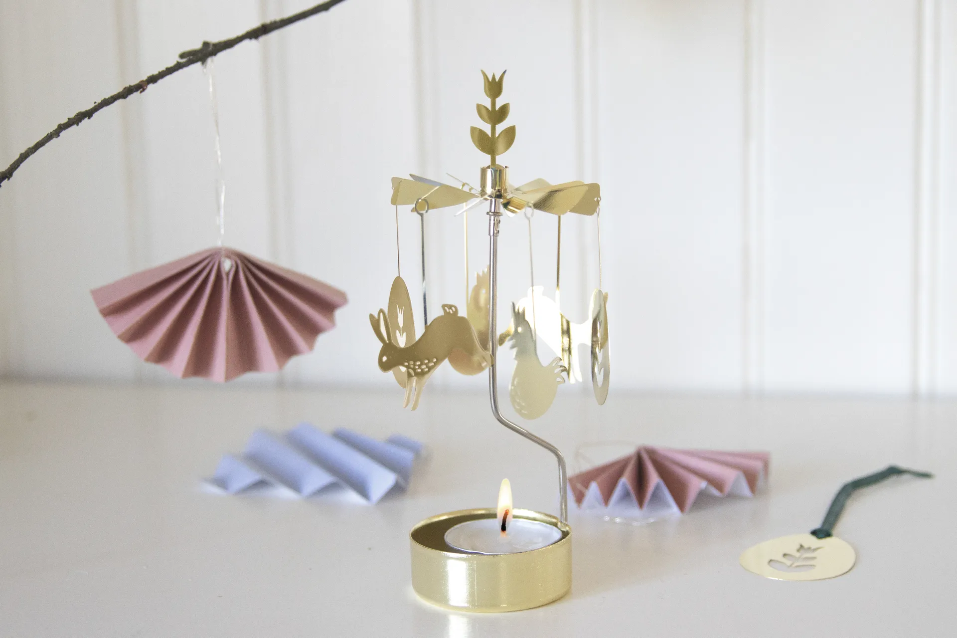 Engelspiel Ostern, Gold Pluto Design