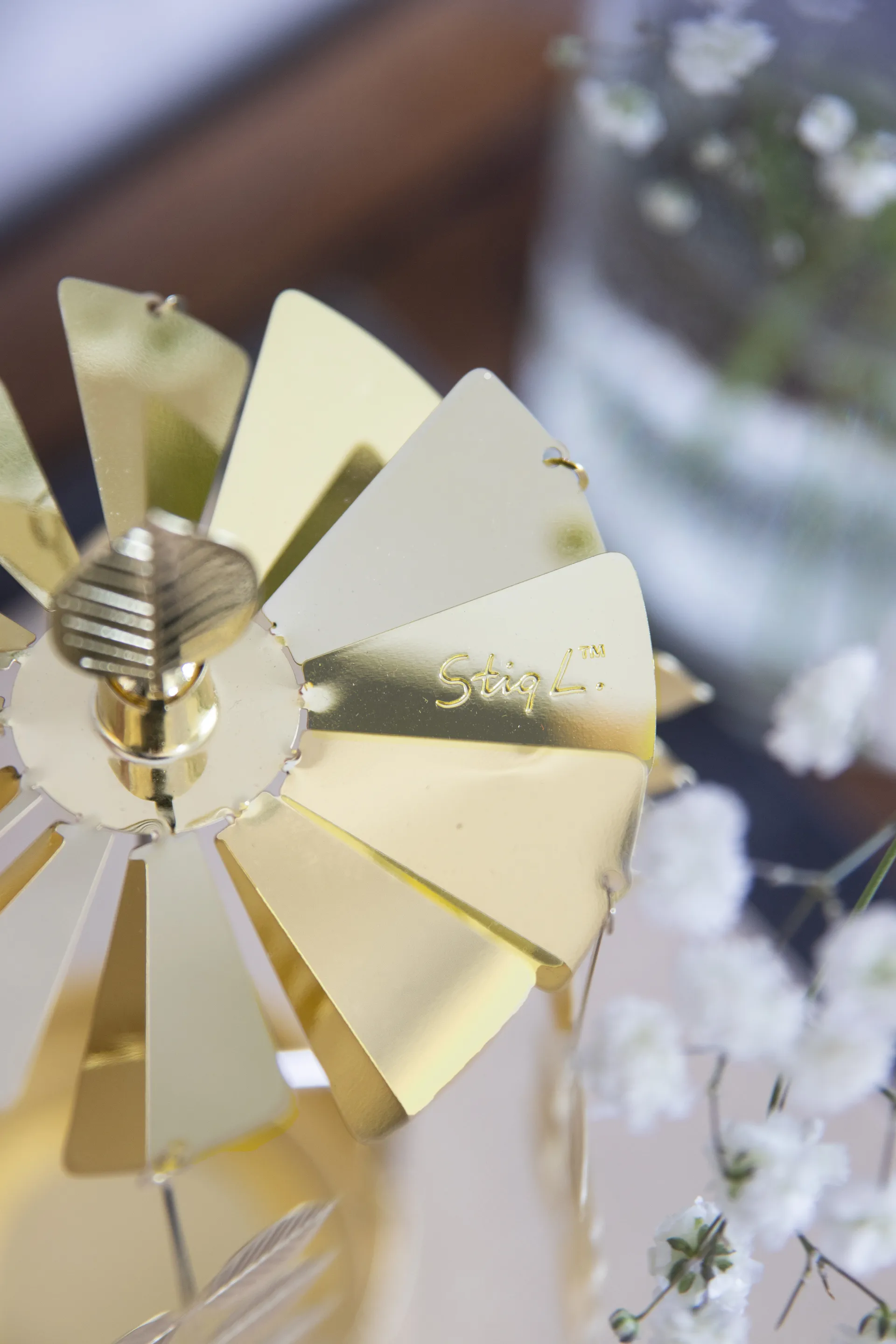 Stig L Berså Engelspiel medium, Gold Pluto Design