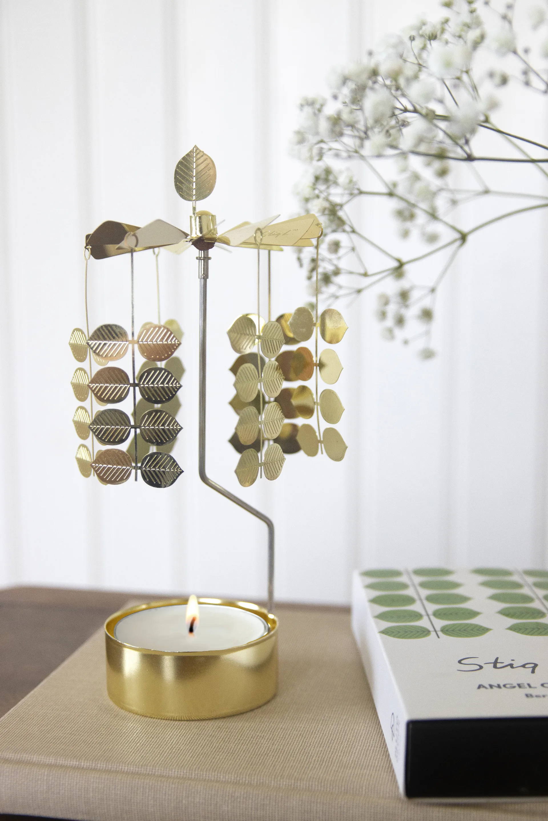 Stig L Berså Engelspiel medium, Gold Pluto Design