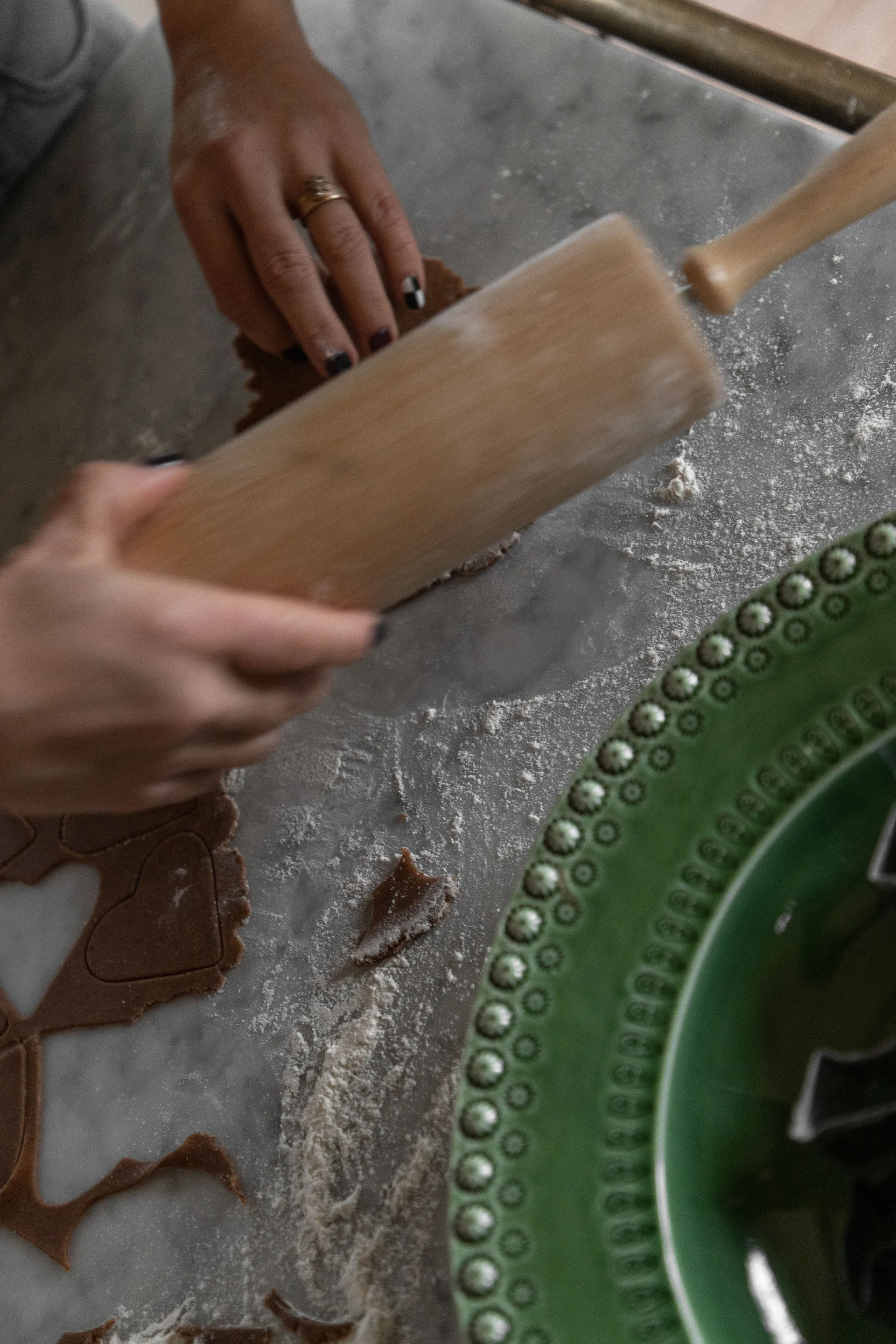 Daisy Servierschale Ø 35cm, Forest (dunkelgrün) PotteryJo