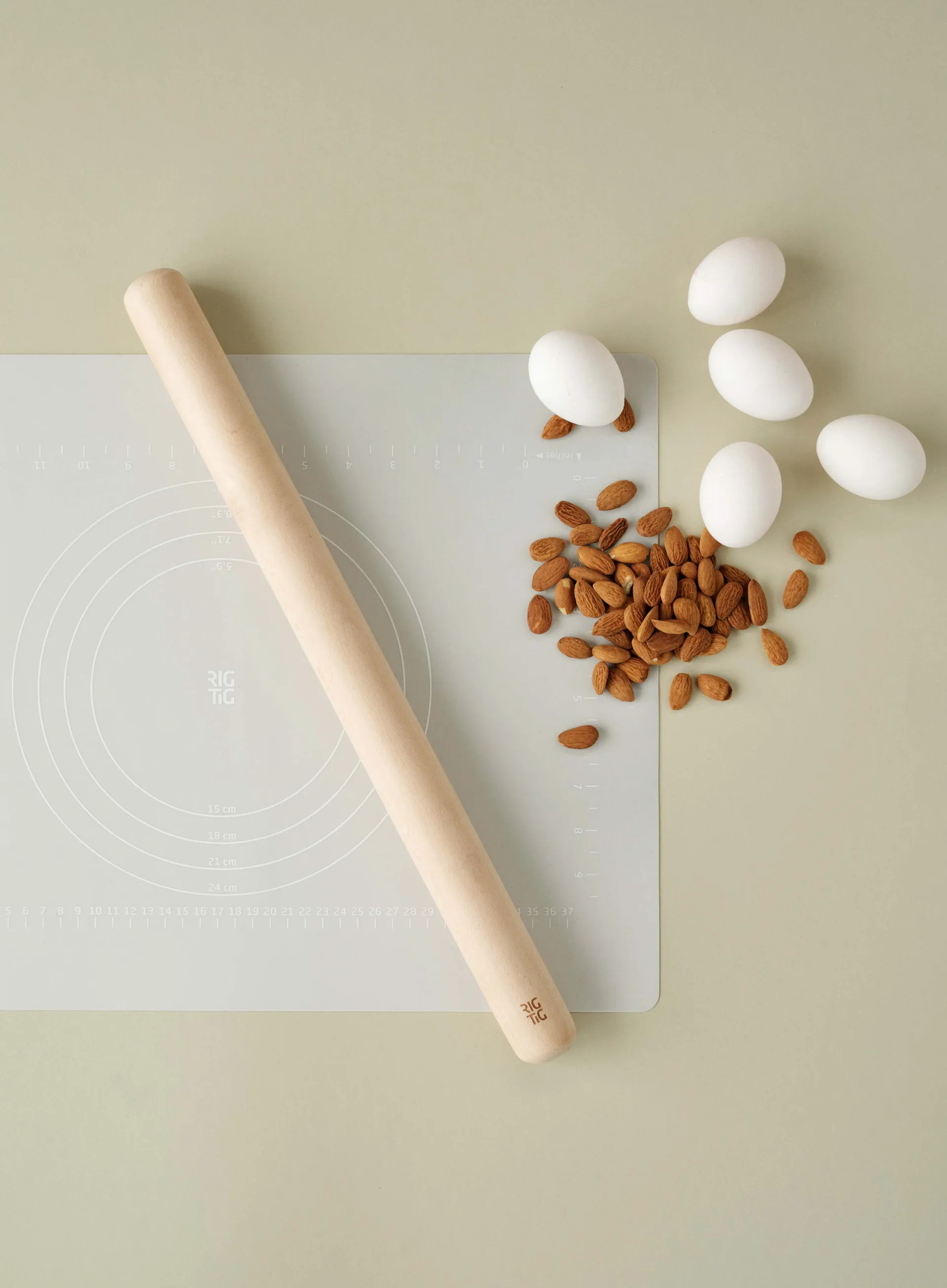 BAKE-IT Wellholz und Backunterlage, Light grey RIG-TIG