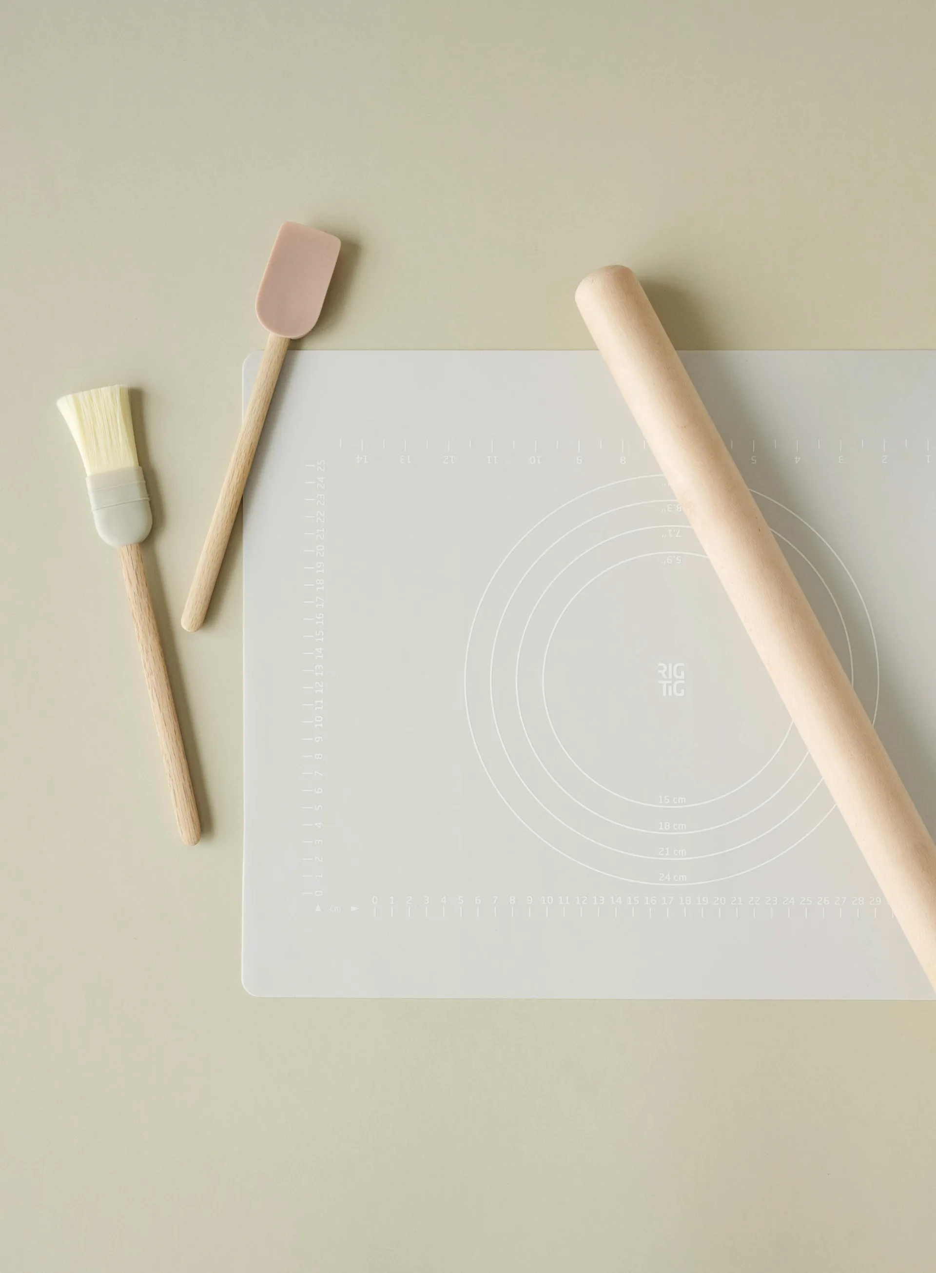 BAKE-IT Wellholz und Backunterlage, Light grey RIG-TIG