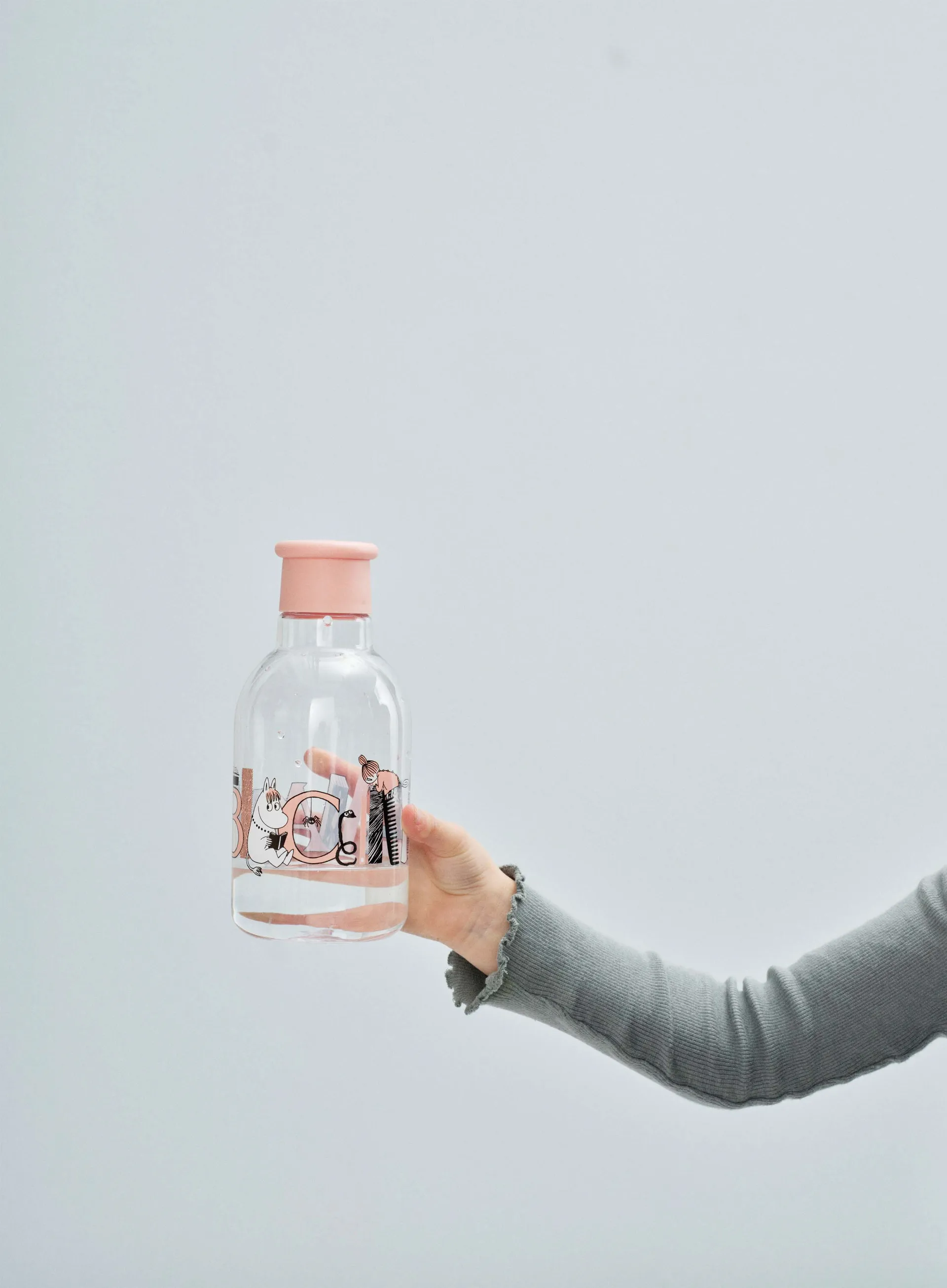 DRINK-IT Moomin ABC Wasserflasche 0,5 Liter, Salmon RIG-TIG