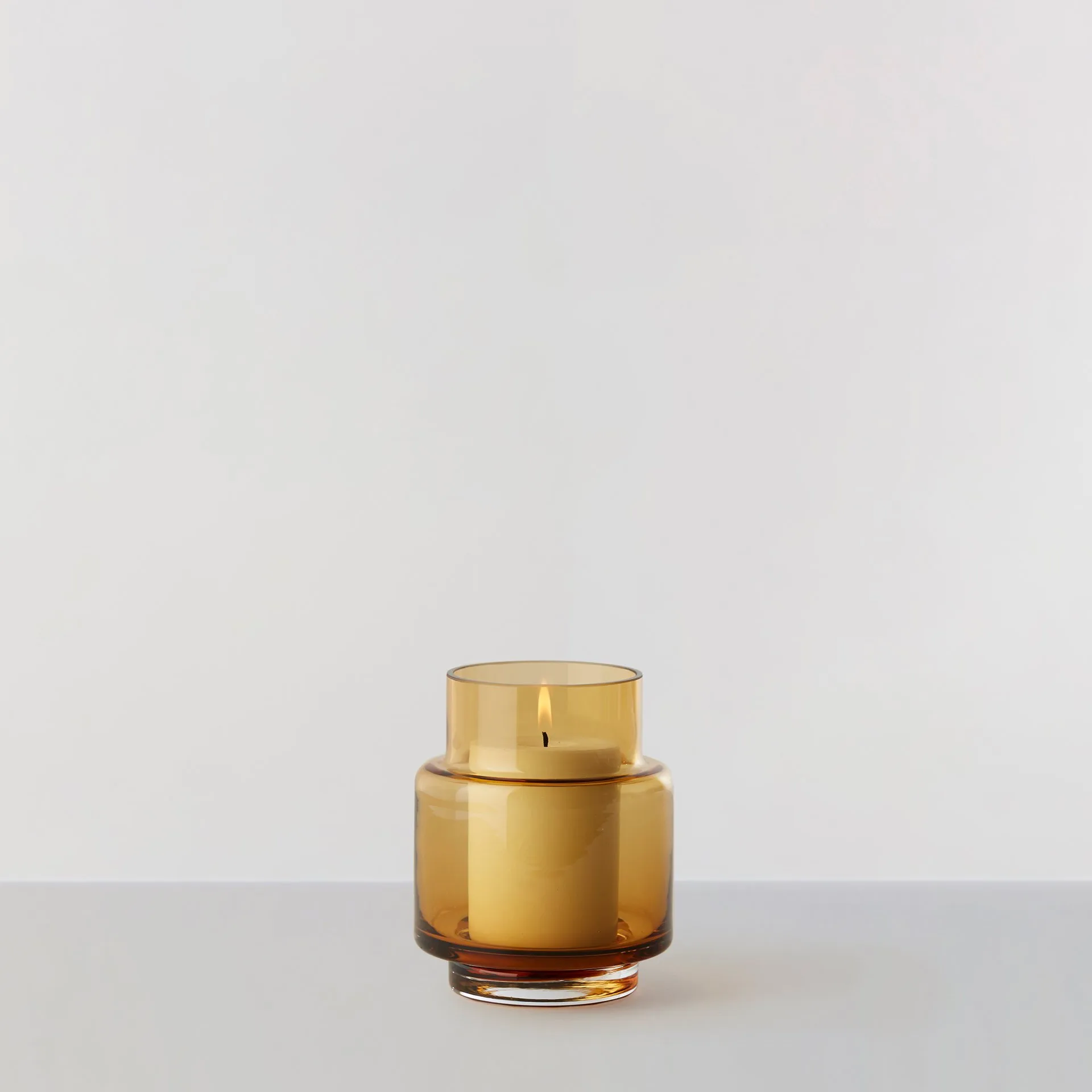 Hurricane no. 53, Amber Ro Collection