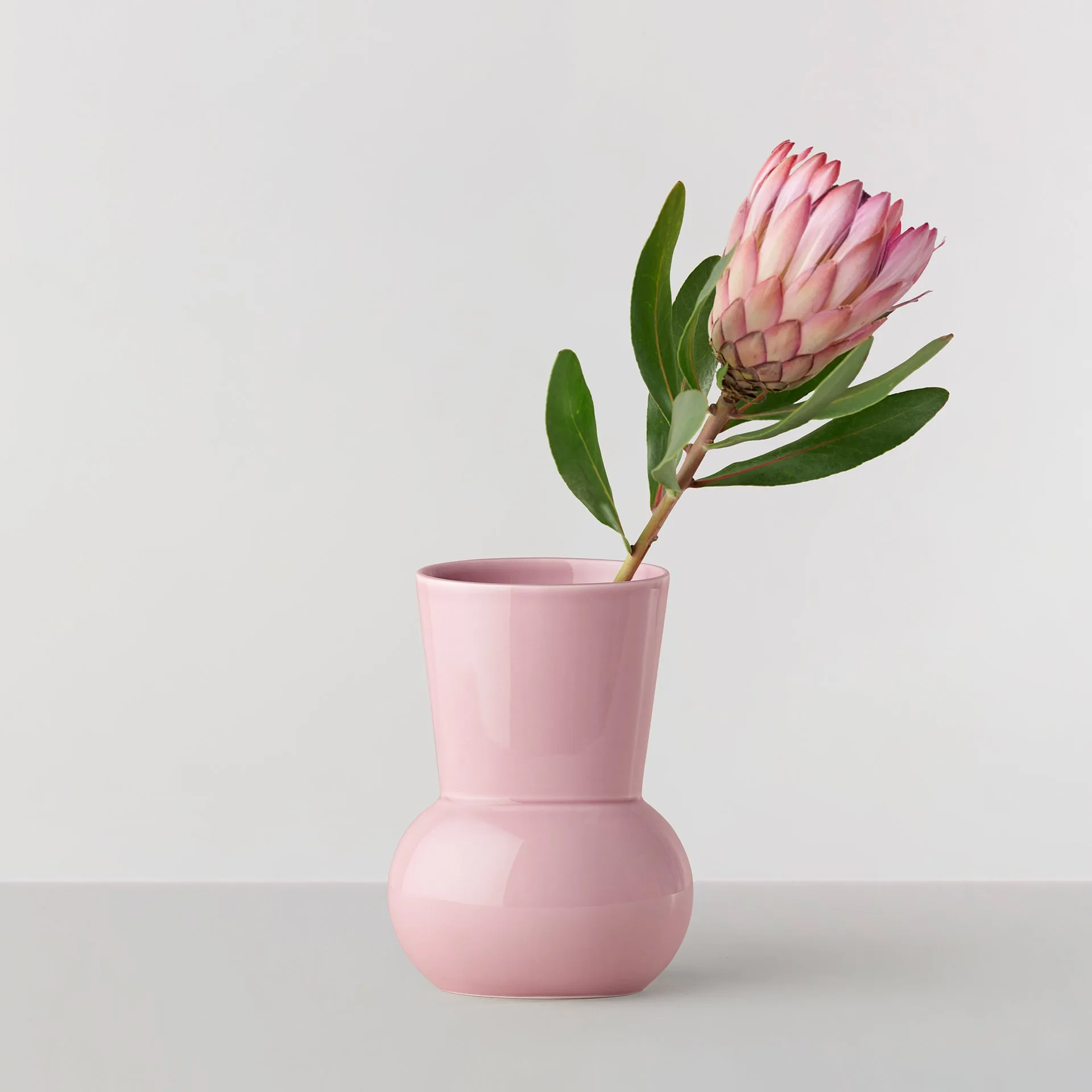 Oval Vase no. 66, Rose pink Ro Collection