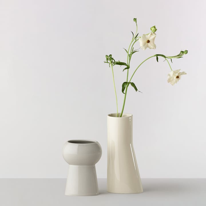 Oval Vase no. 67, Vanilla Ro Collection