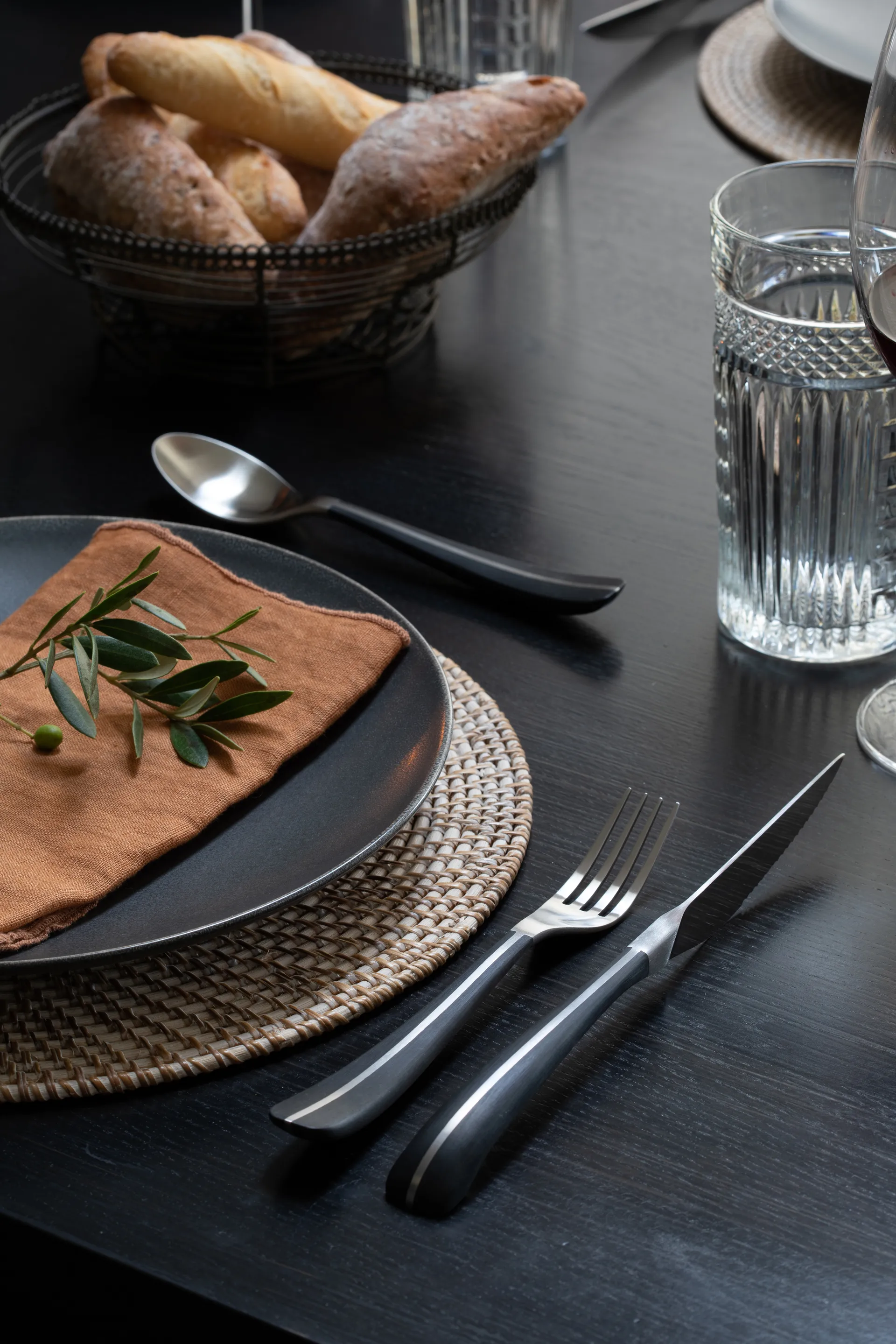 Contour Besteckset 24 Teile, Schwarz Robert Welch