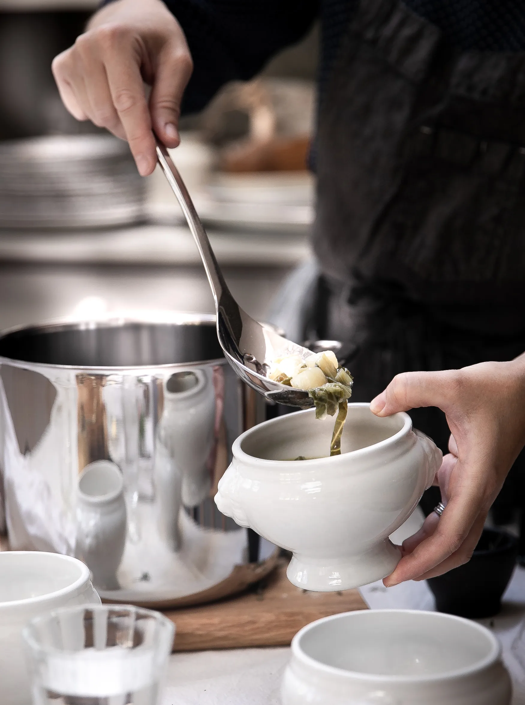 Signature tiefe Schöpflöffel 32 cm, Edelstahl Robert Welch