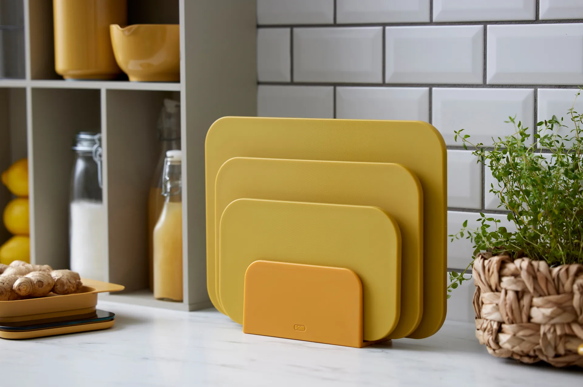 Choptima Schneidebrett M 20,5 x 30,5cm, Curry Rosti