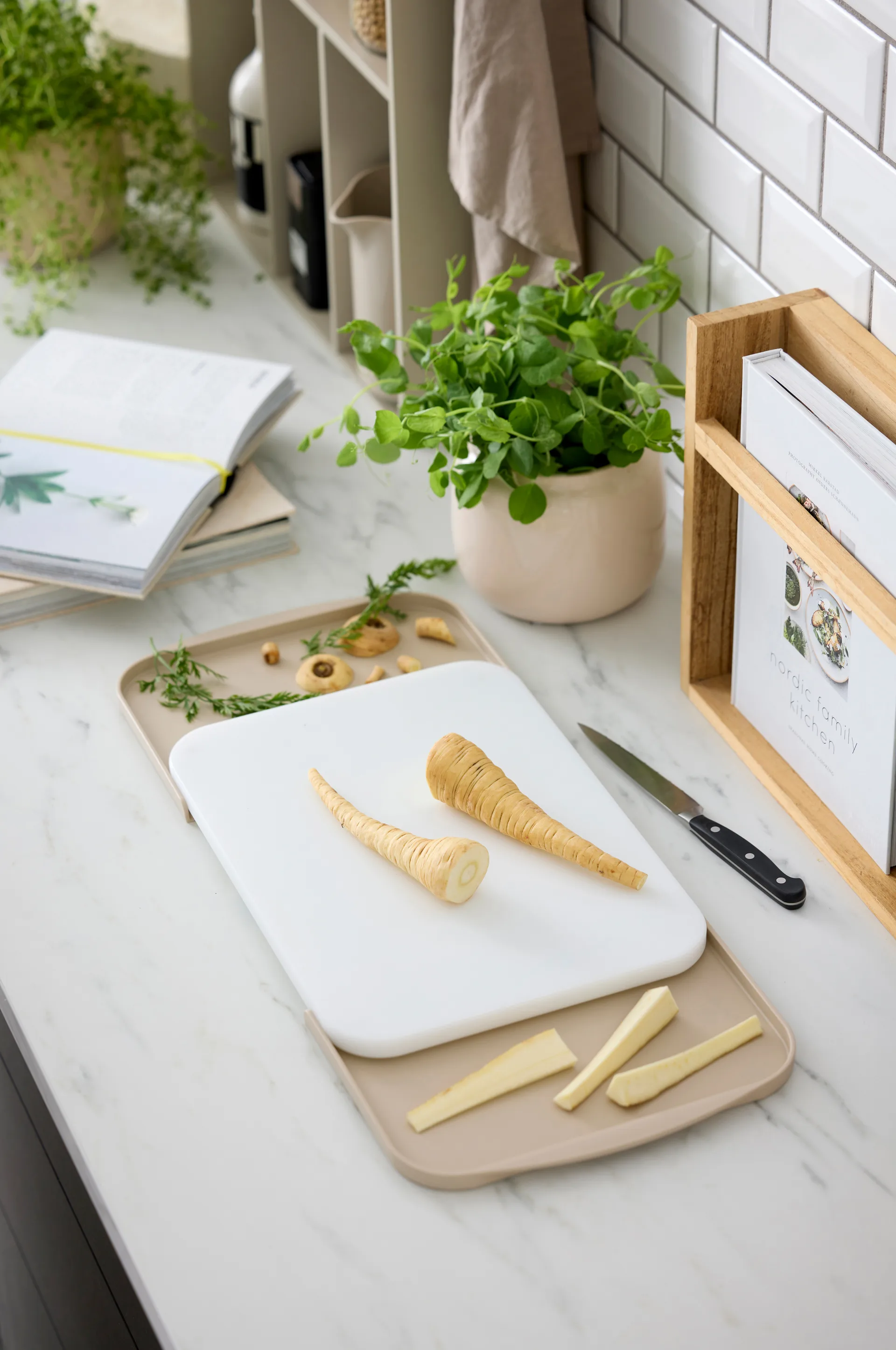 Separa Schneidebrett mit Tabletts, Humus, 39×26 cm Rosti