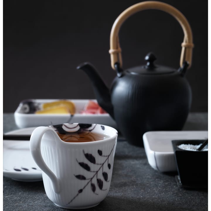 Black Fluted Mega Tasse mit hohem Henkel, 33cl Royal Copenhagen