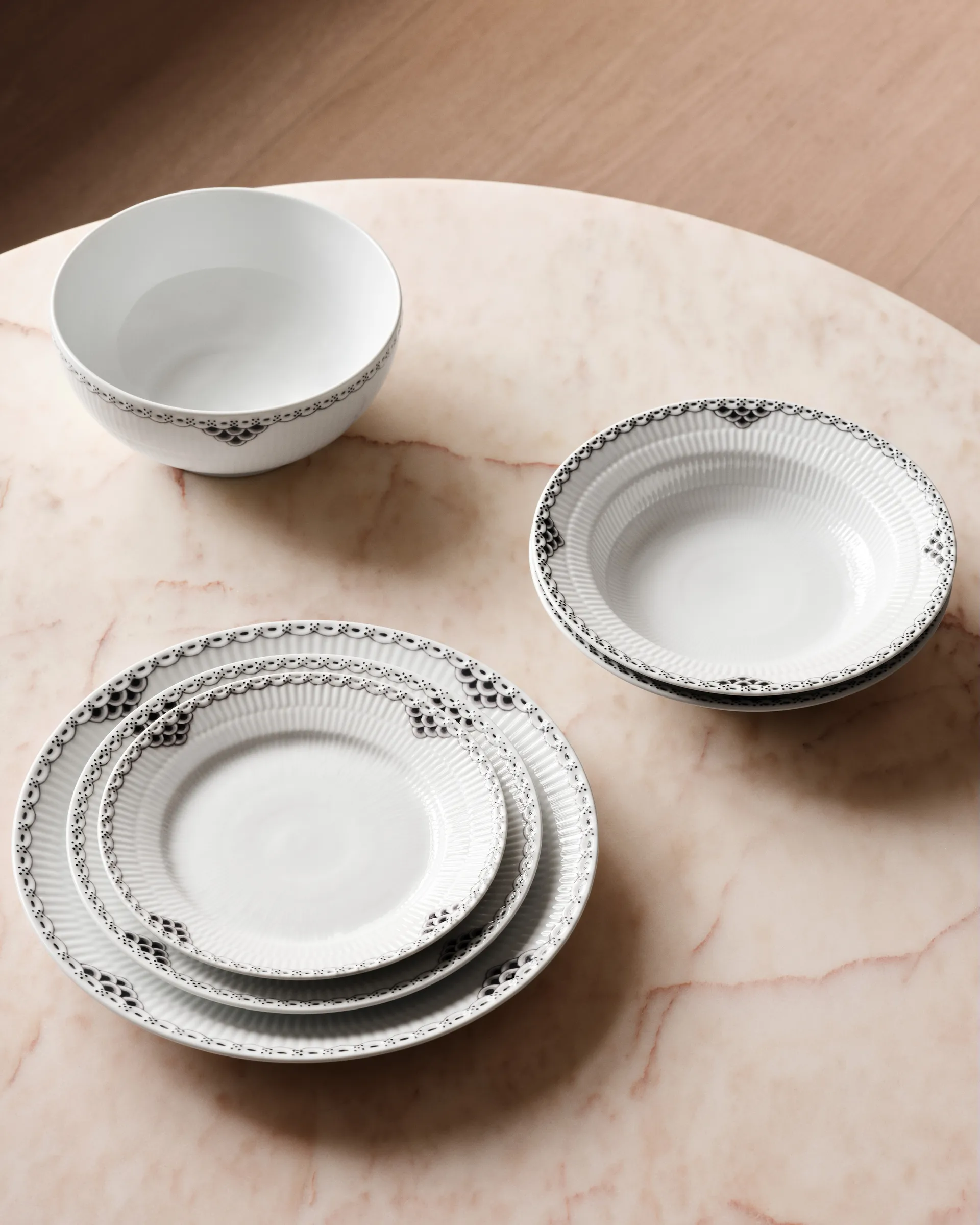 Black Lace Schale, 110cl Royal Copenhagen