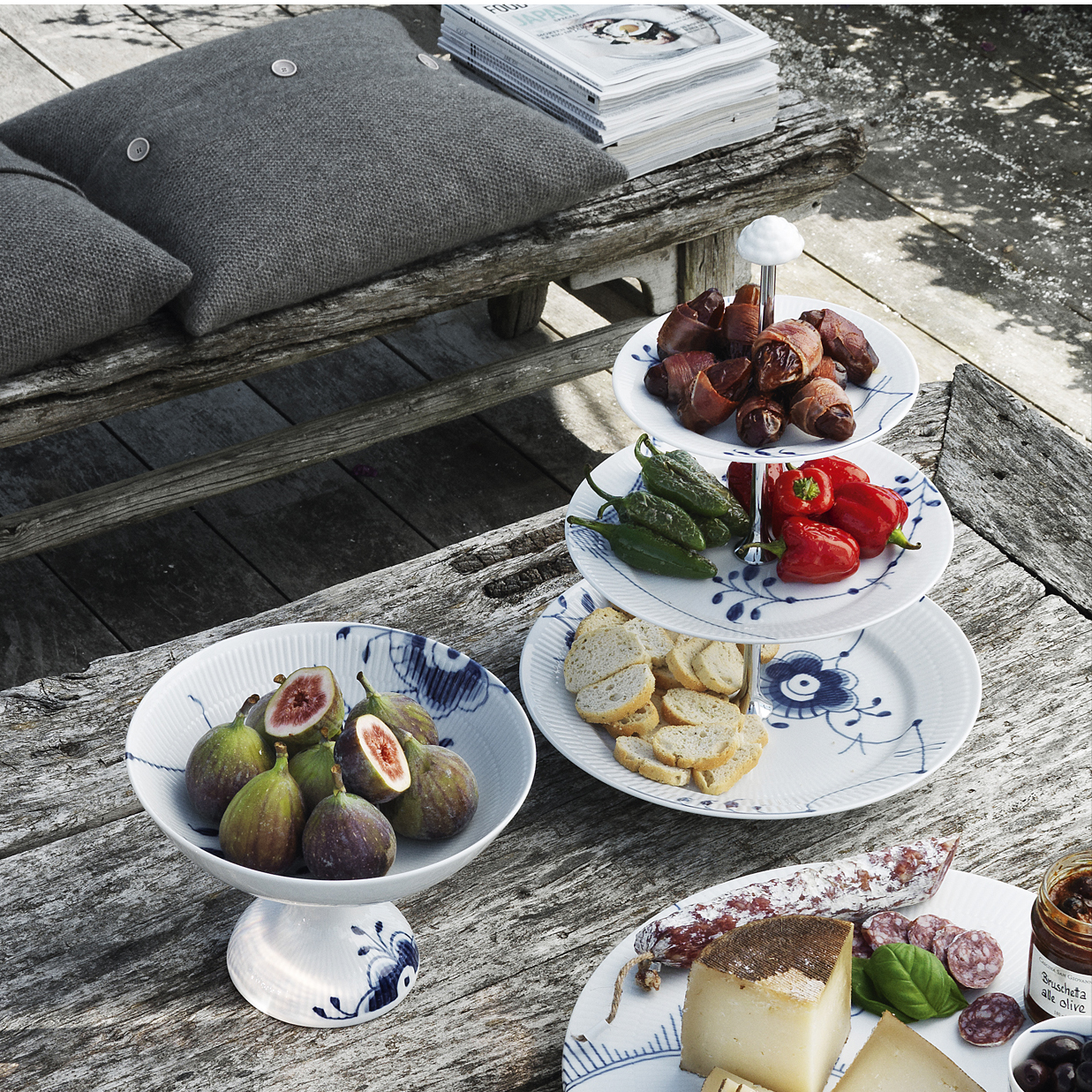 Blue Fluted Mega Etagere | Royal Copenhagen → NordicNest.de