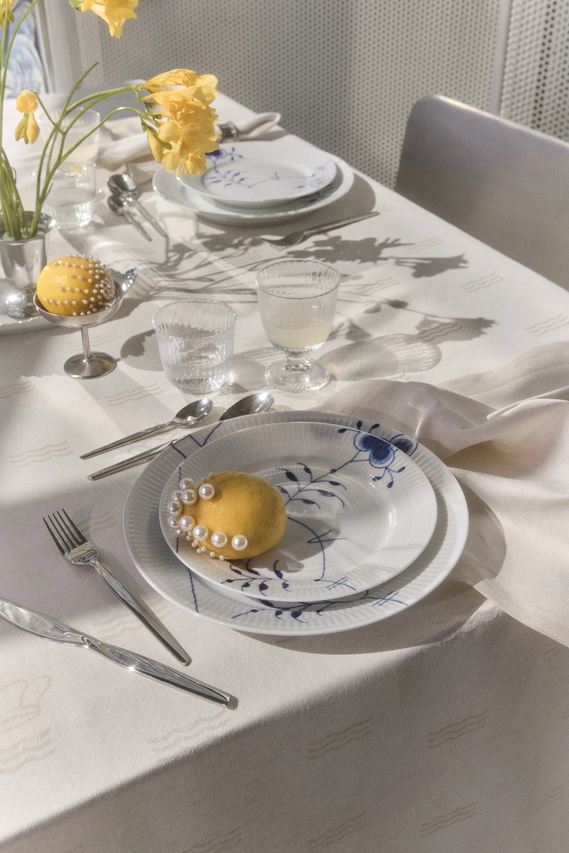 Blue Fluted Mega Limited Edition Dessertteller Ø22 cm, White-blue Royal Copenhagen