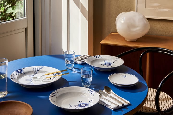 Blue Fluted Mega tiefer Teller, Ø27cm Royal Copenhagen