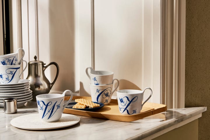 Blue Fluted Plain Alphabet Tasse 33cl, W Royal Copenhagen