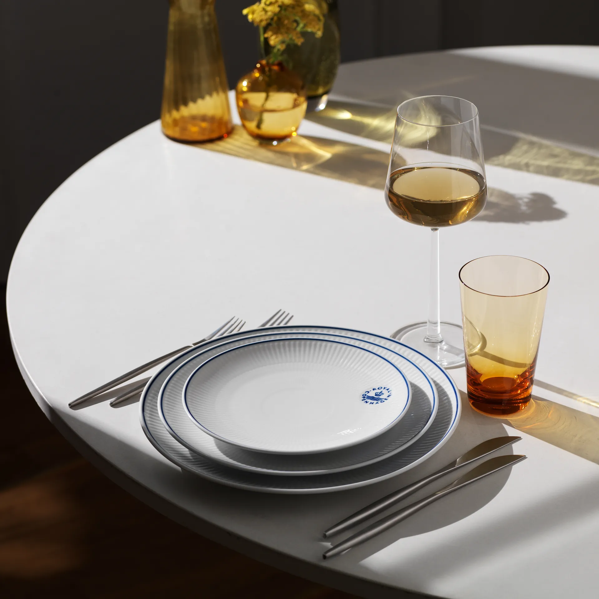 Blueline coupe Teller Ø19cm, Weiß-blau Royal Copenhagen