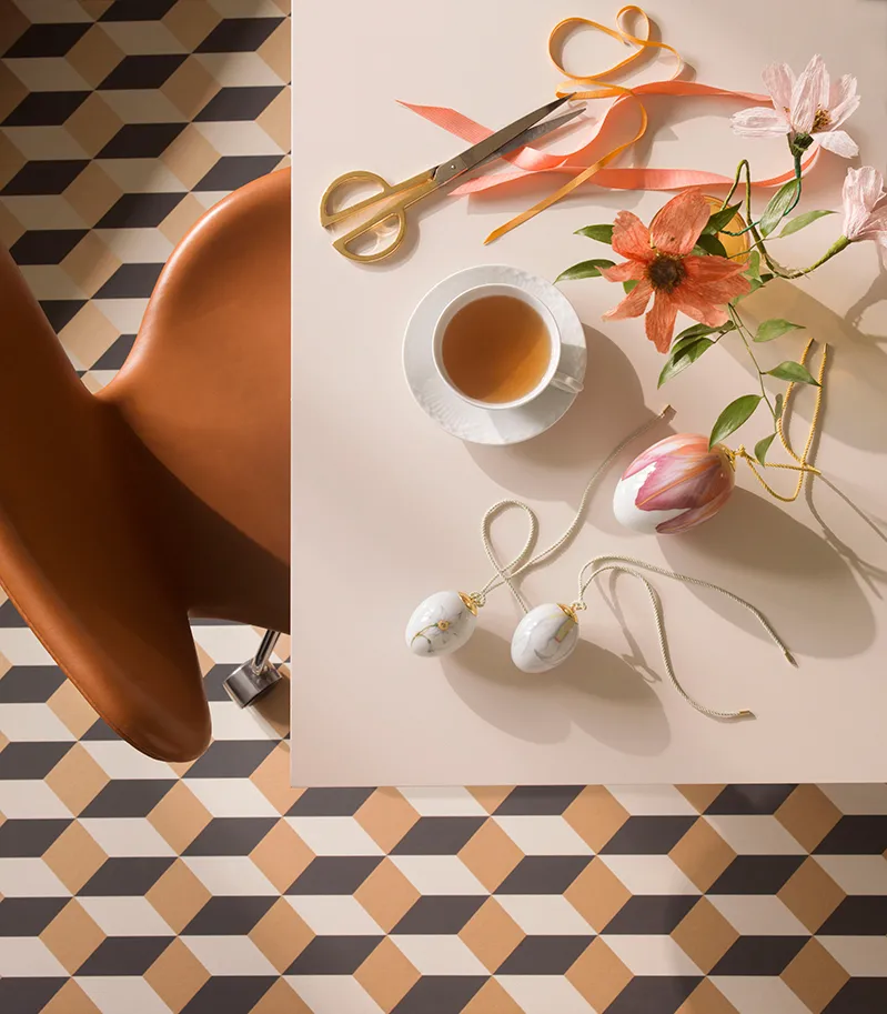 Royal Copenhagen Osterei 2022 6cm 2 Teile, Narzissenknospe des Dichters und Blätter Royal Copenhagen