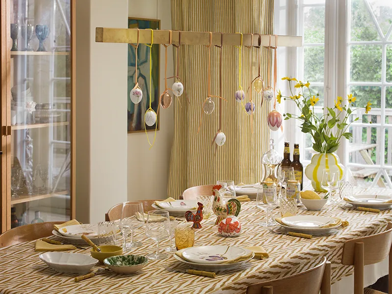 Royal Copenhagen Osterei 2022 6cm 2 Teile, Narzissenknospe des Dichters und Blätter Royal Copenhagen