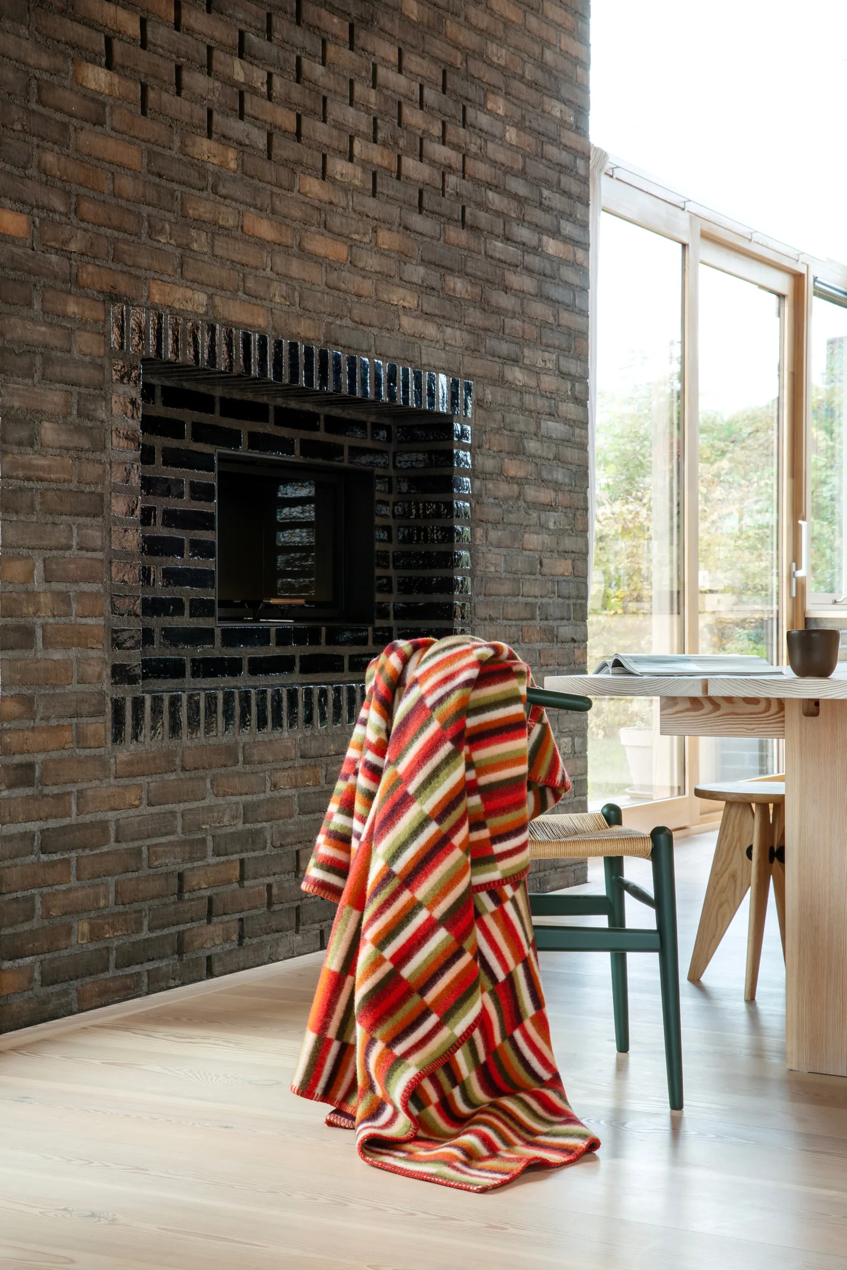 Ida Decke 135x200 cm, Red shades Røros Tweed