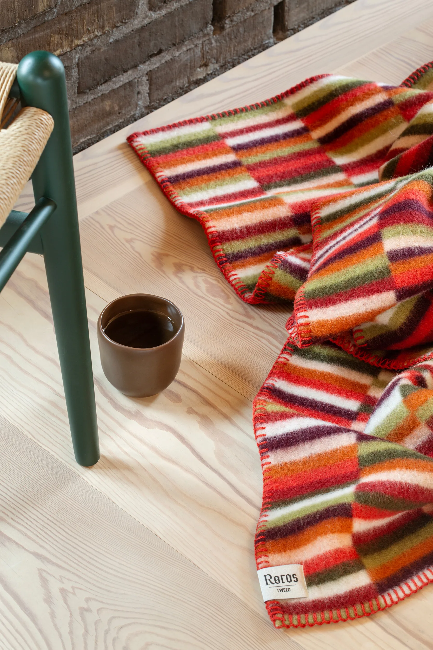 Ida Decke 135x200 cm, Red shades Røros Tweed