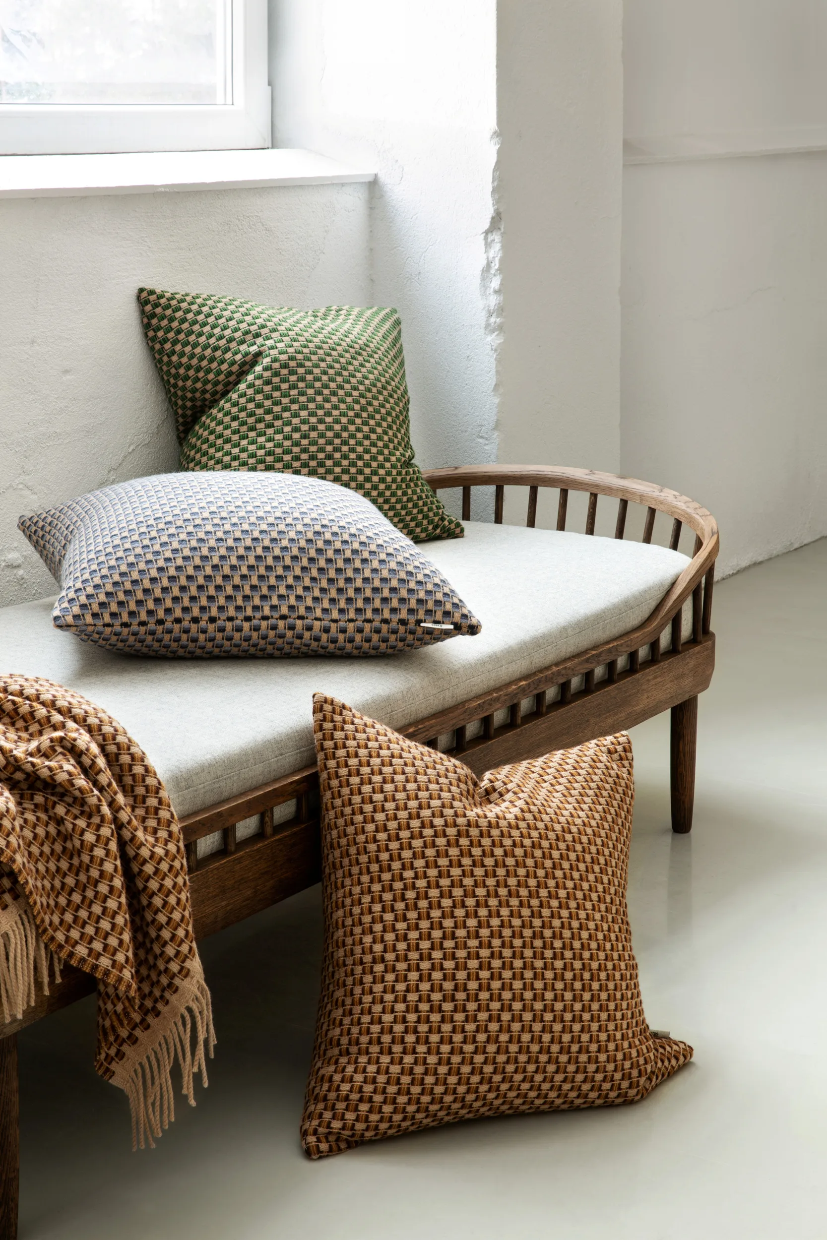 Isak Kissen 60x60 cm, Meadow Røros Tweed