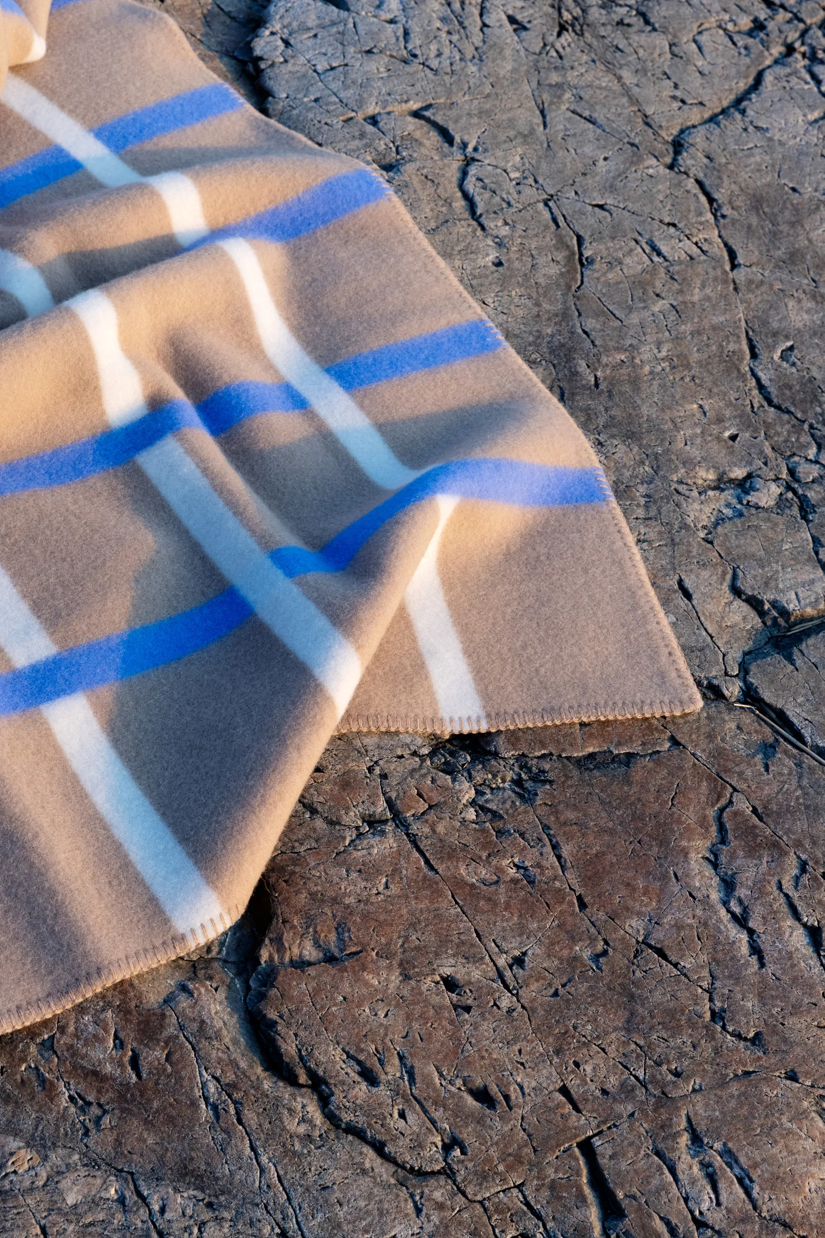 Knut Decke 135x200 cm, Taupe Røros Tweed