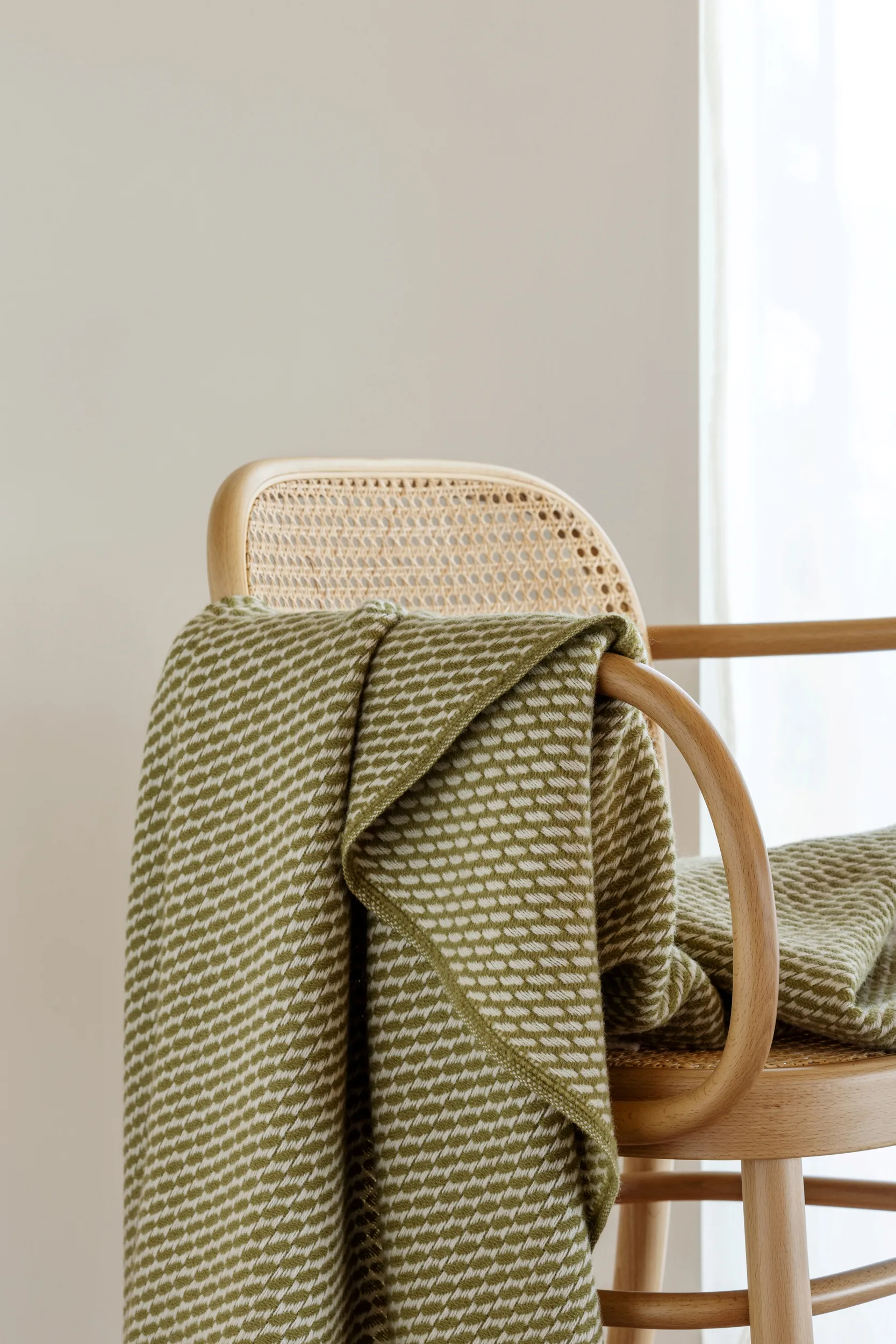 Mello Decke 150x210 cm, Leaf green Røros Tweed