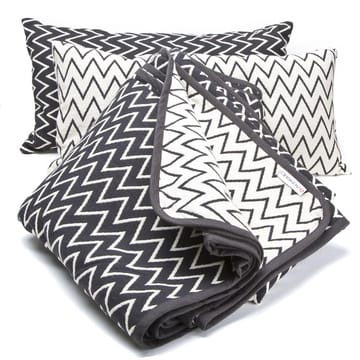 Zigzag Bettüberwurf schwarz - 260 x 260cm - Ørskov