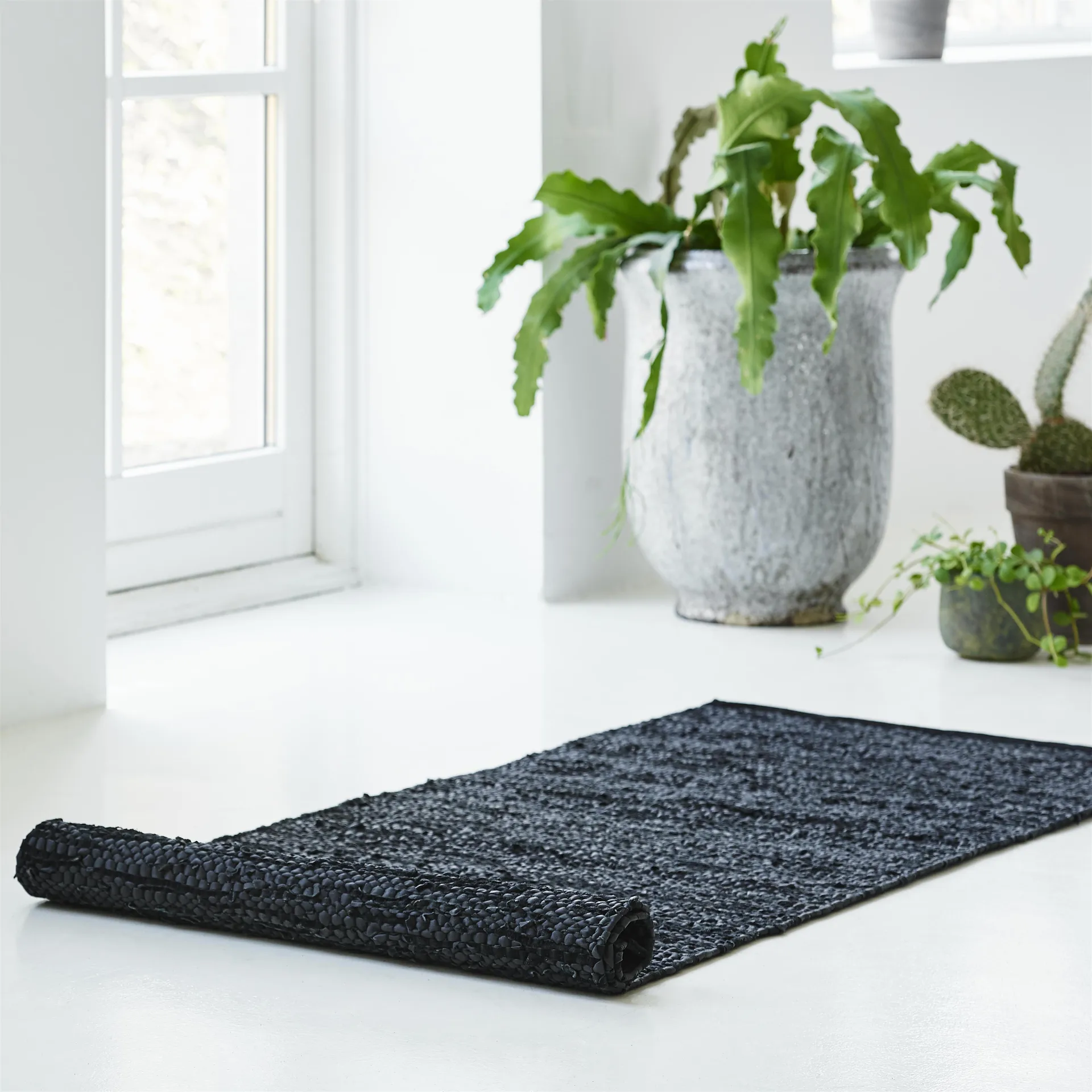 Leather Teppich 60 x 90cm, Black (schwarz) Rug Solid