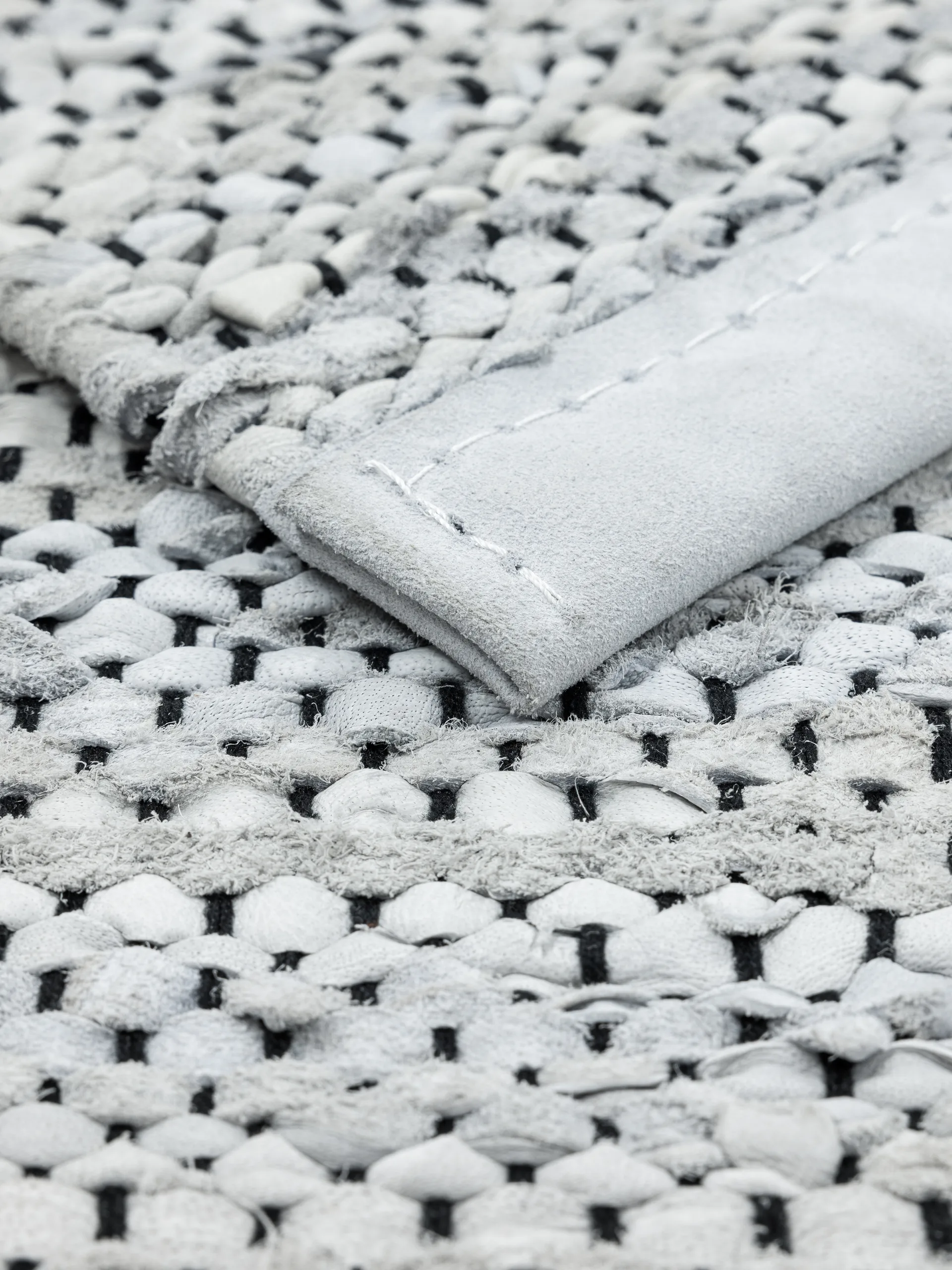 Leather Teppich 65 x 135cm, Light grey (hellgrau) Rug Solid