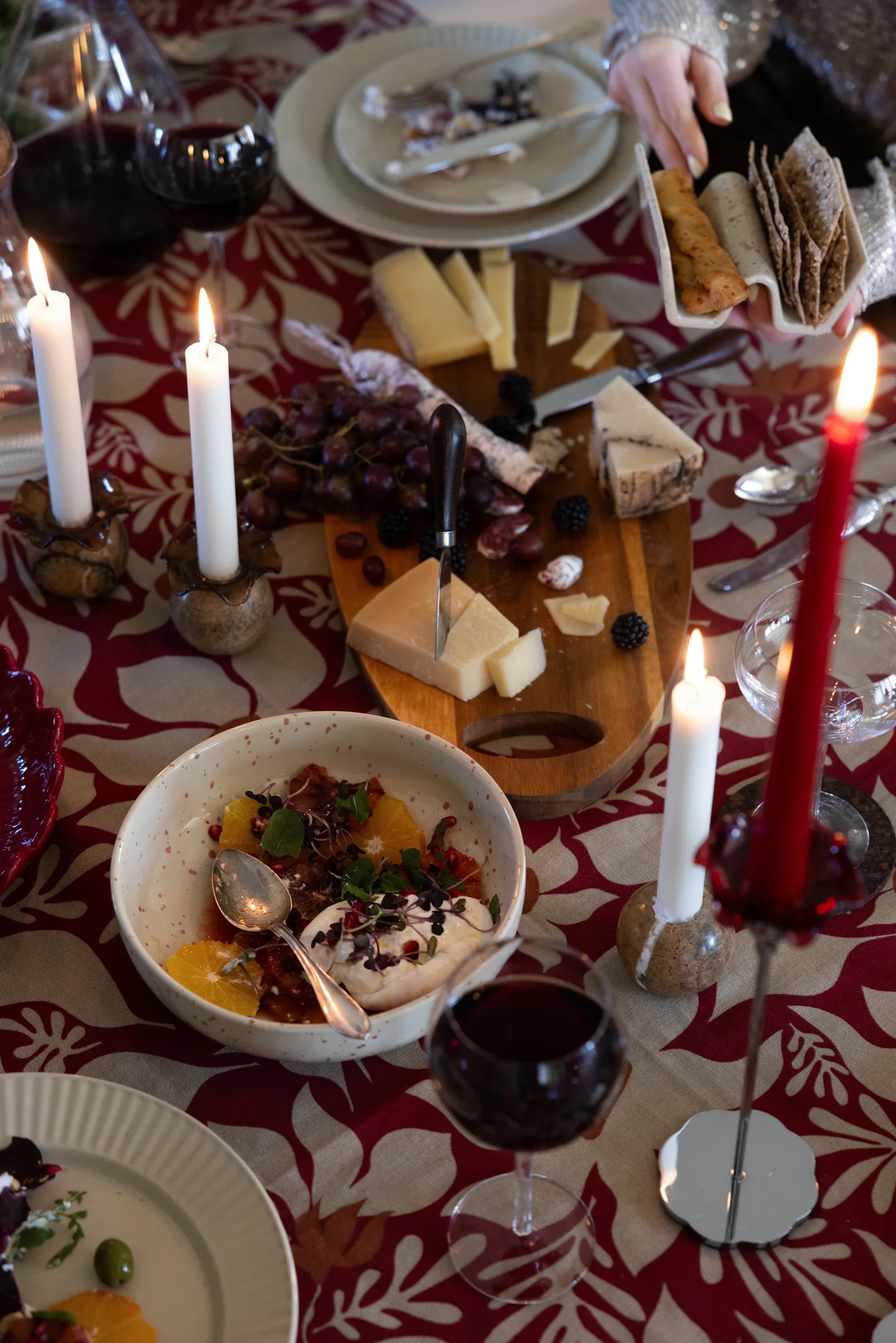 Ditte Servierschale, Beige-Weinrot Sagaform