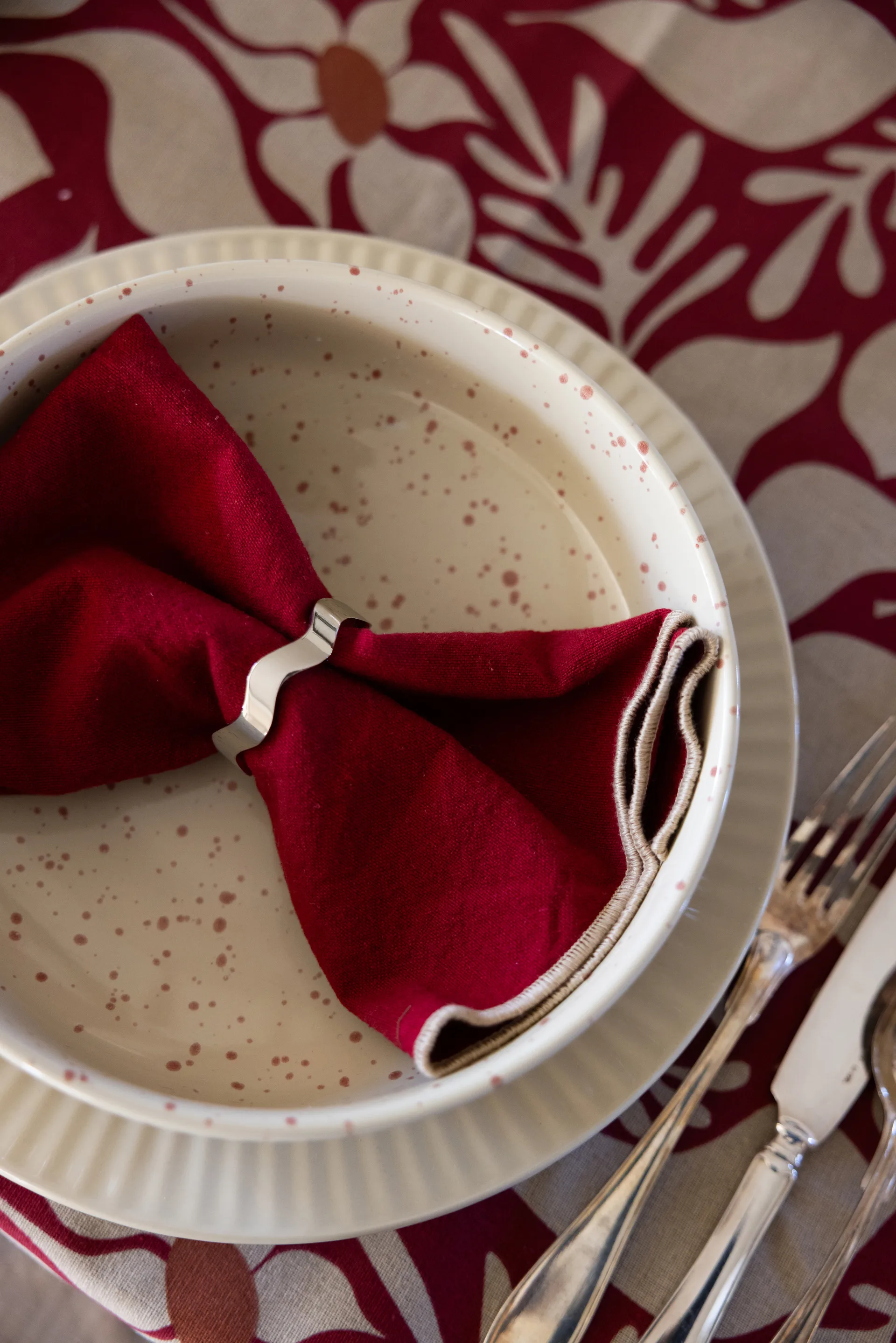 Ditte Servierschale, Beige-Weinrot Sagaform