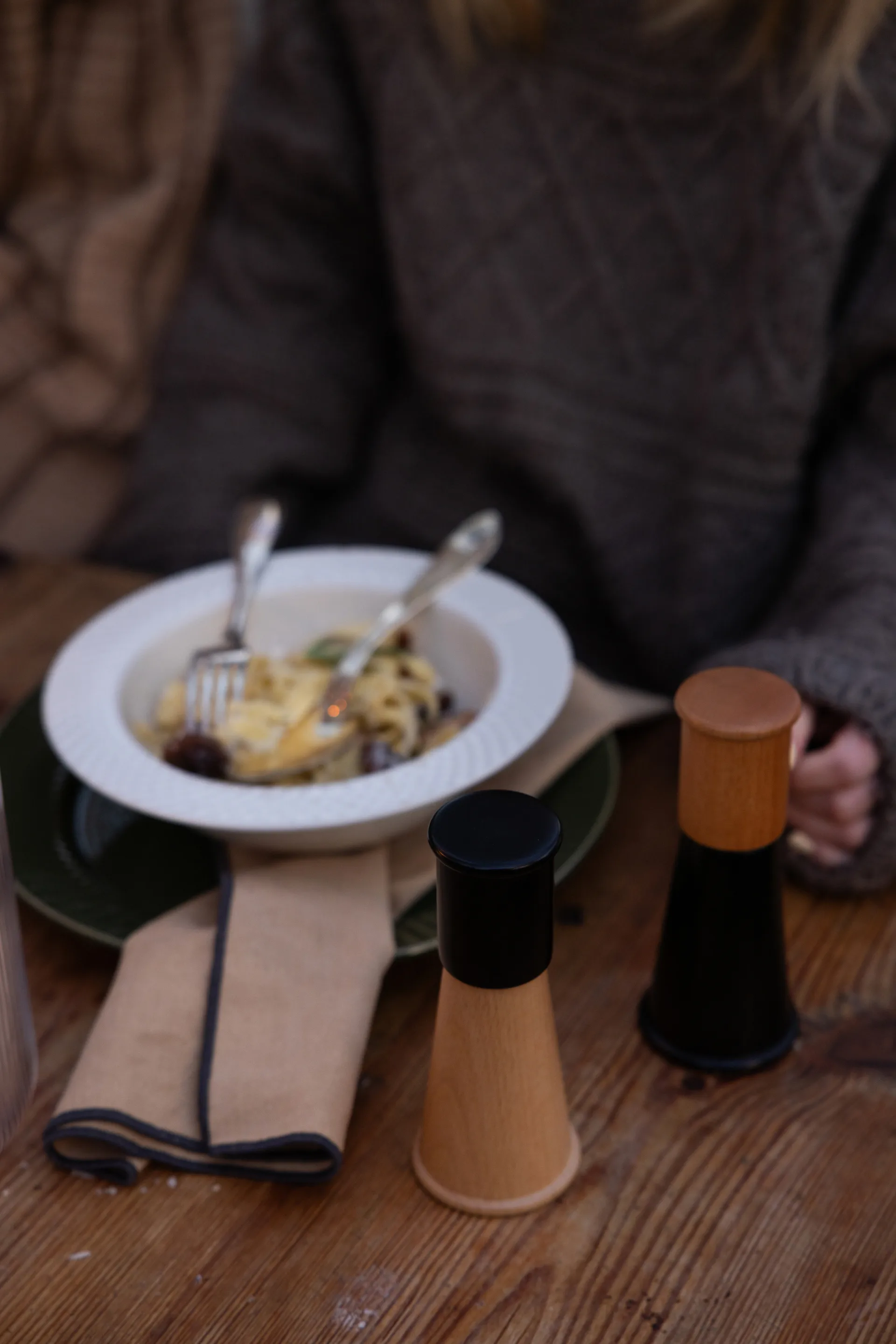 Gurken Salz- und Pfeffermühle klein 2 Teile, Schwarz-braun Sagaform