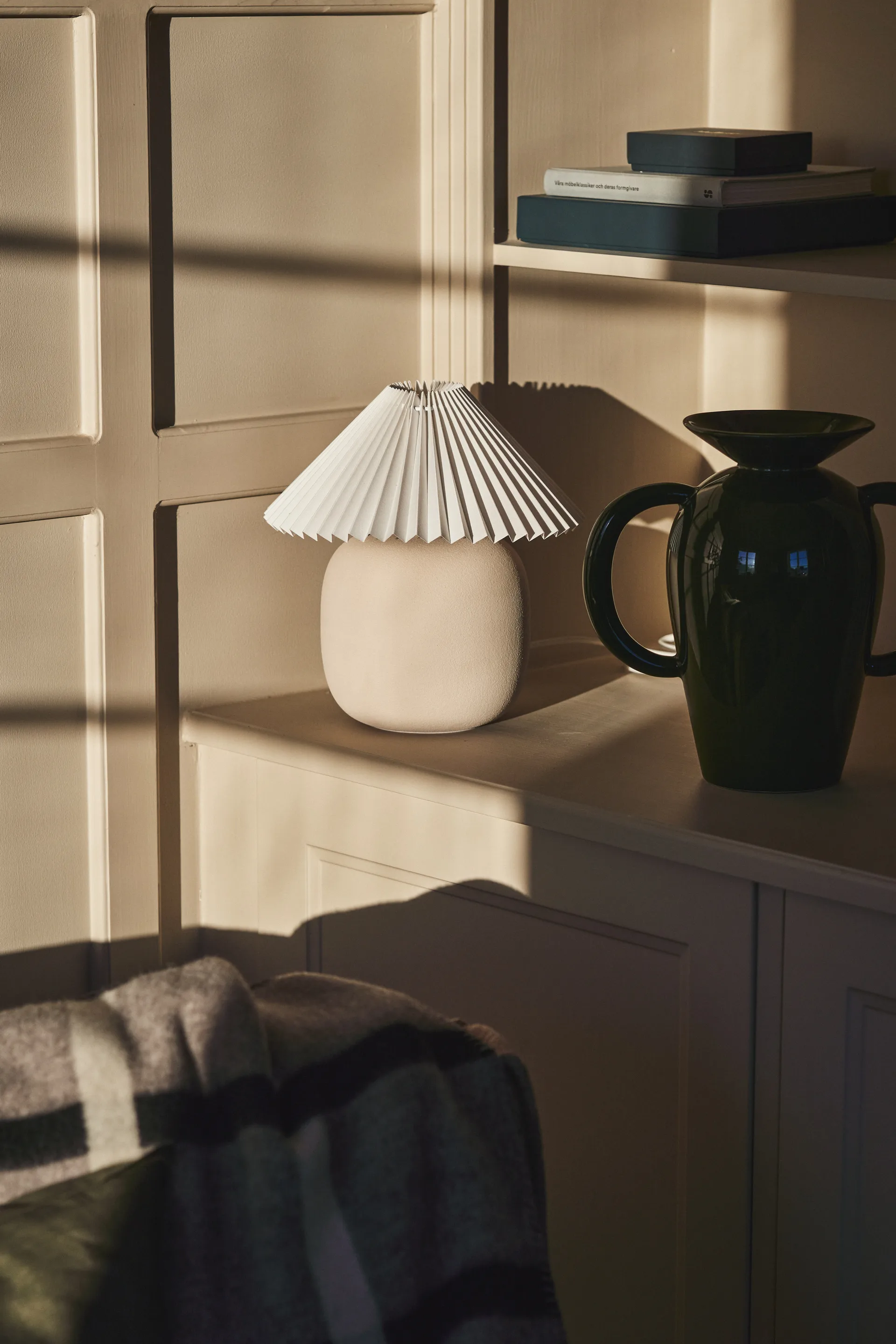 Boulder Tischleuchte 29 cm beige-pleated white,  Scandi Living