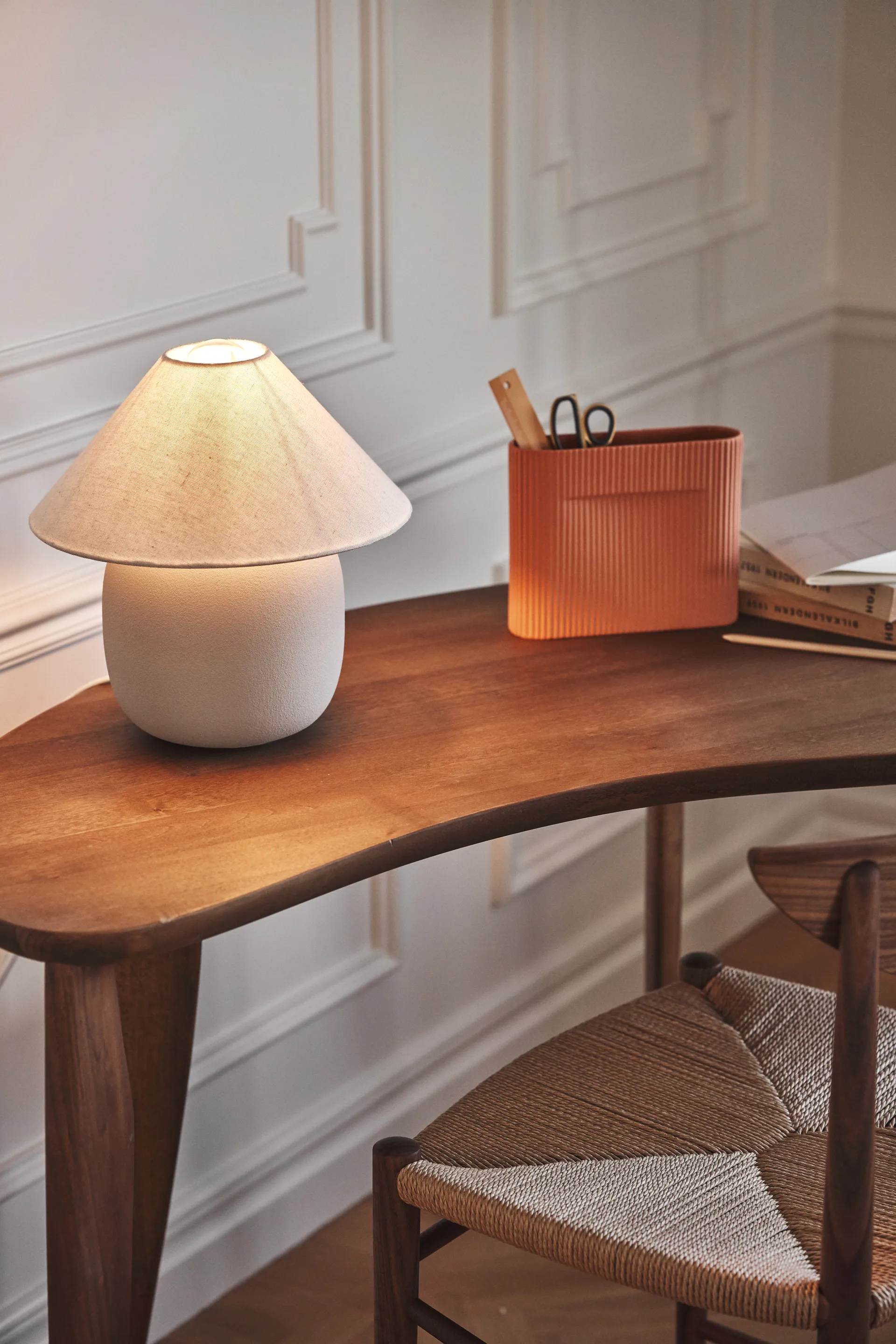 Boulder Tischleuchte 29 cm beige-white Scandi Living