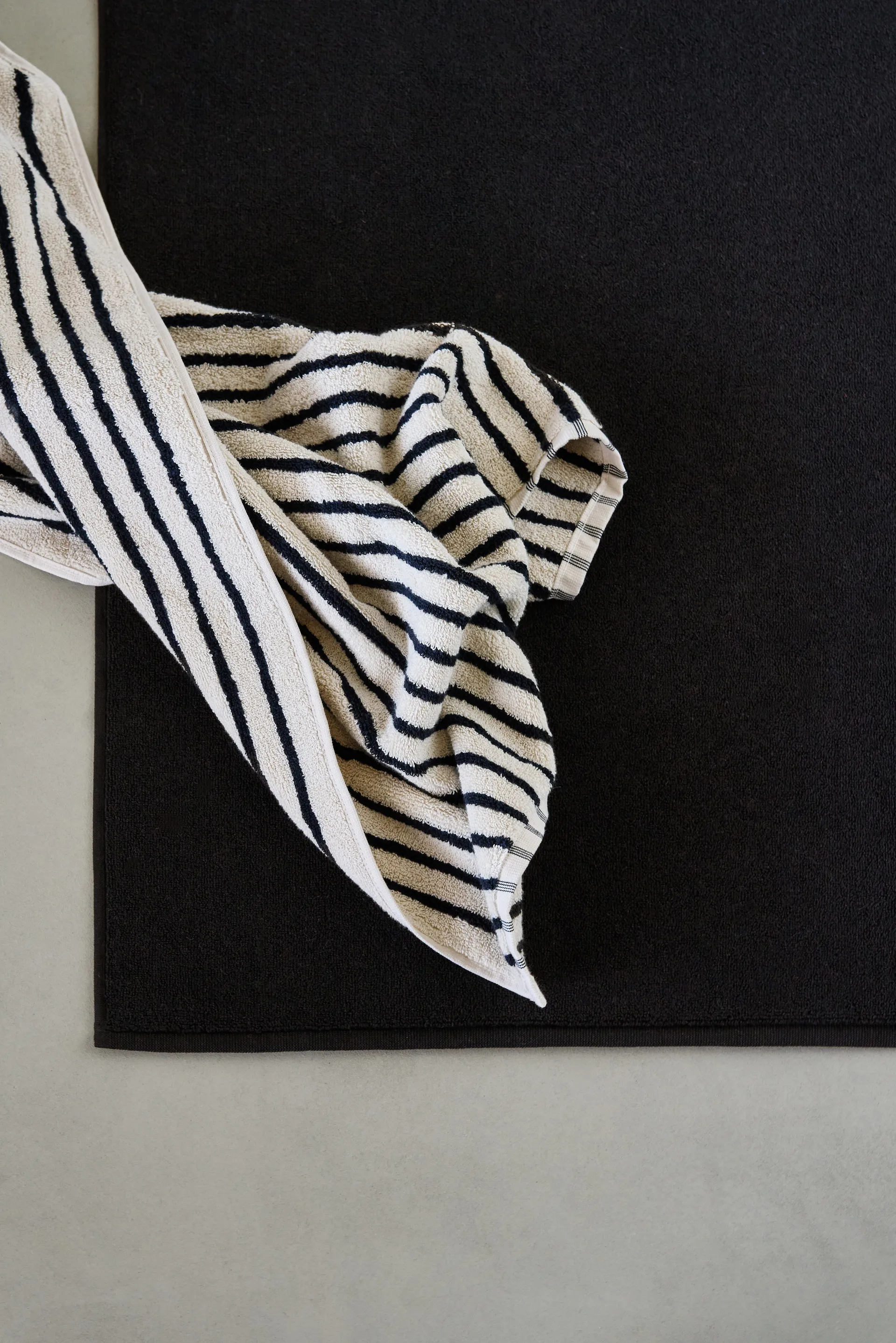 Drift Badematte 50x70 cm, Schwarz Scandi Living