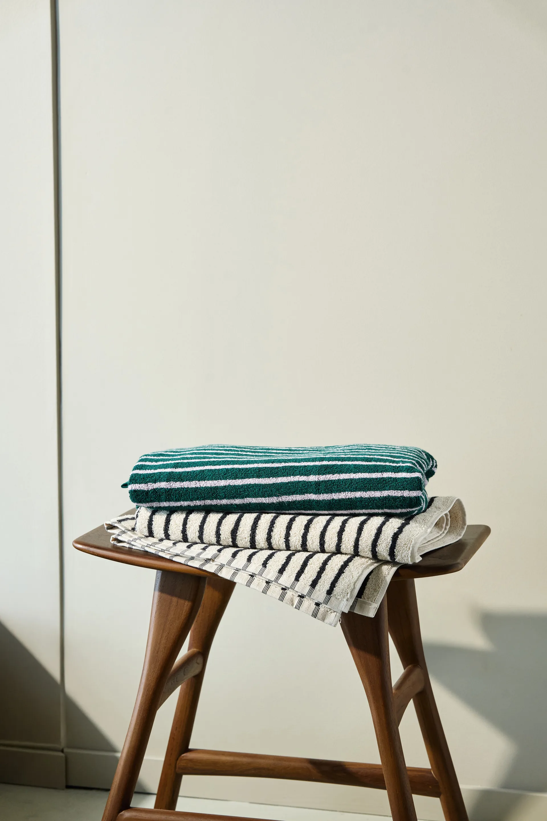 Drift Badetuch 70x140 cm, Grün-lila Scandi Living