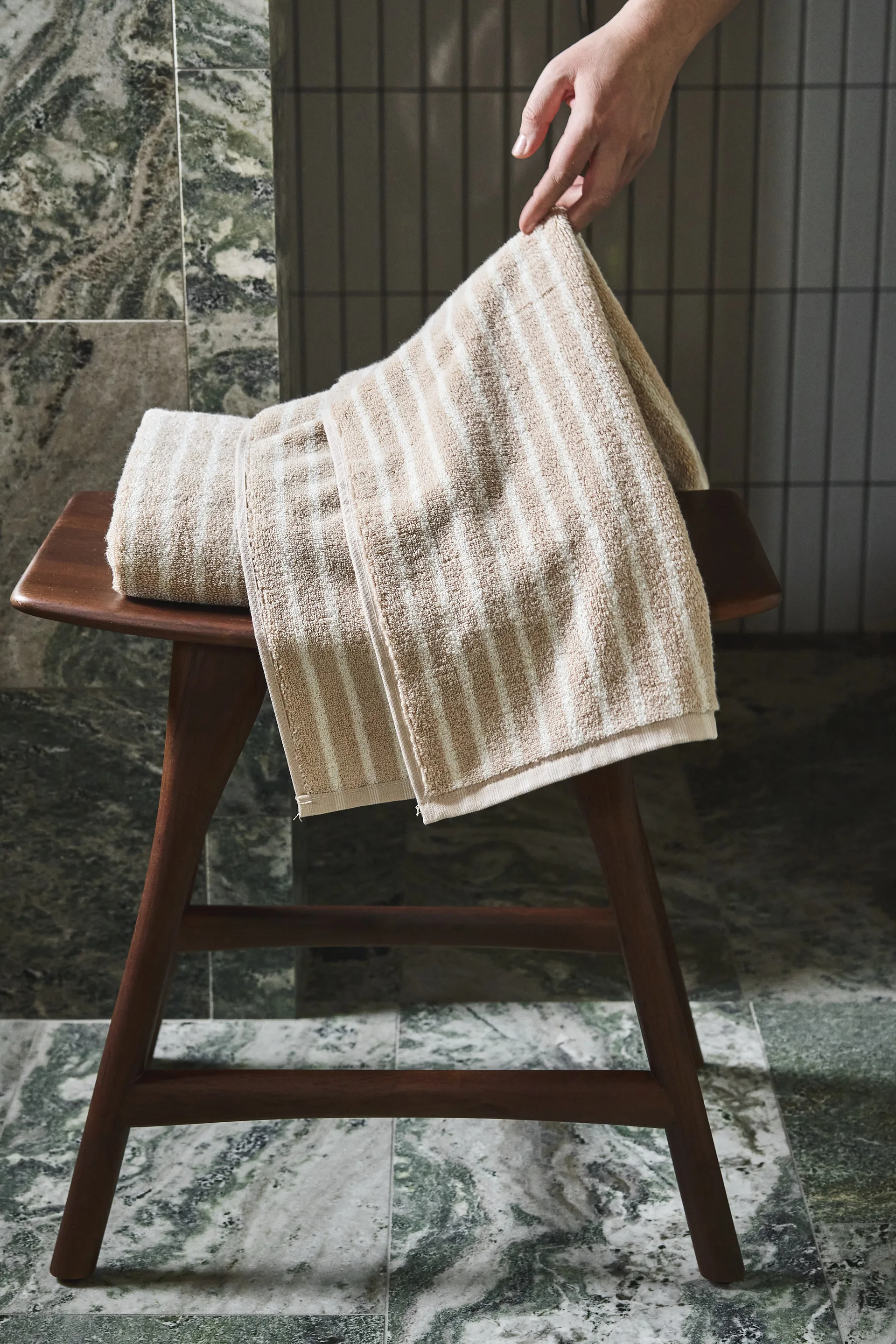 Drift Handtuch 50x70 cm, Beige-weiß Scandi Living