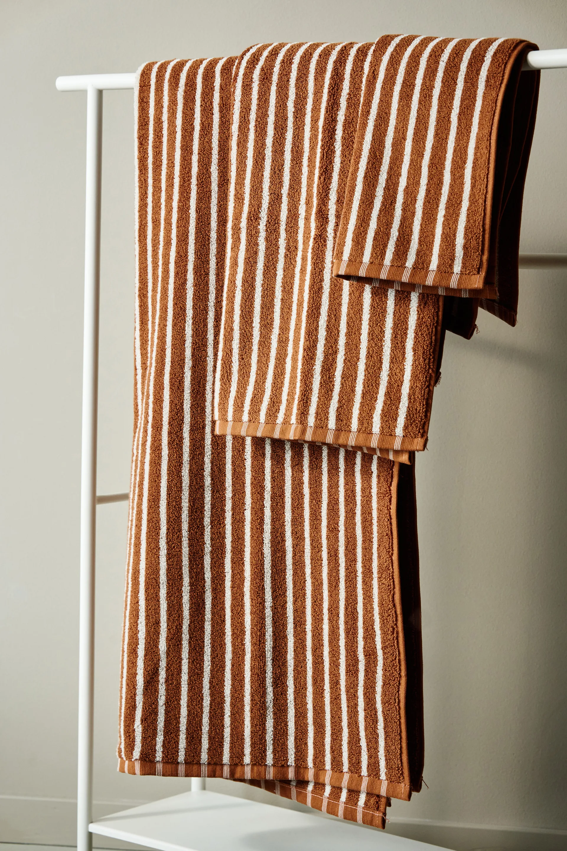 Drift Handtuch-Set 4 Teile - Braun-weiß,  Scandi Living